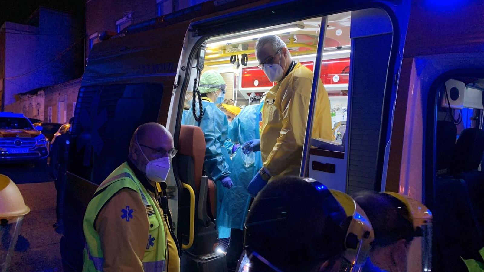  Herido grave un hombre de 33 años al volcar con su coche en la M-30