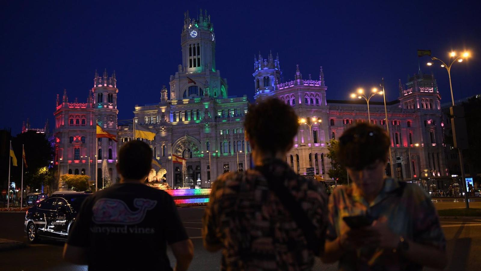 El Ayuntamiento de Madrid se guiará por el plan de ahorro energético aprobado hace un mes mientras estudia el decreto
