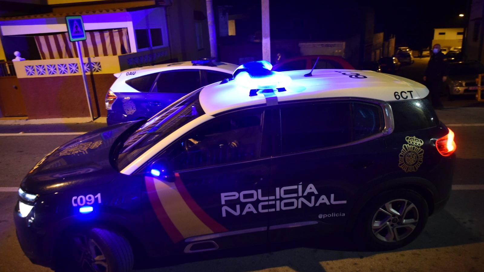 Roban violentamente de madrugada y a mazazos en un bar de Fuenlabrada