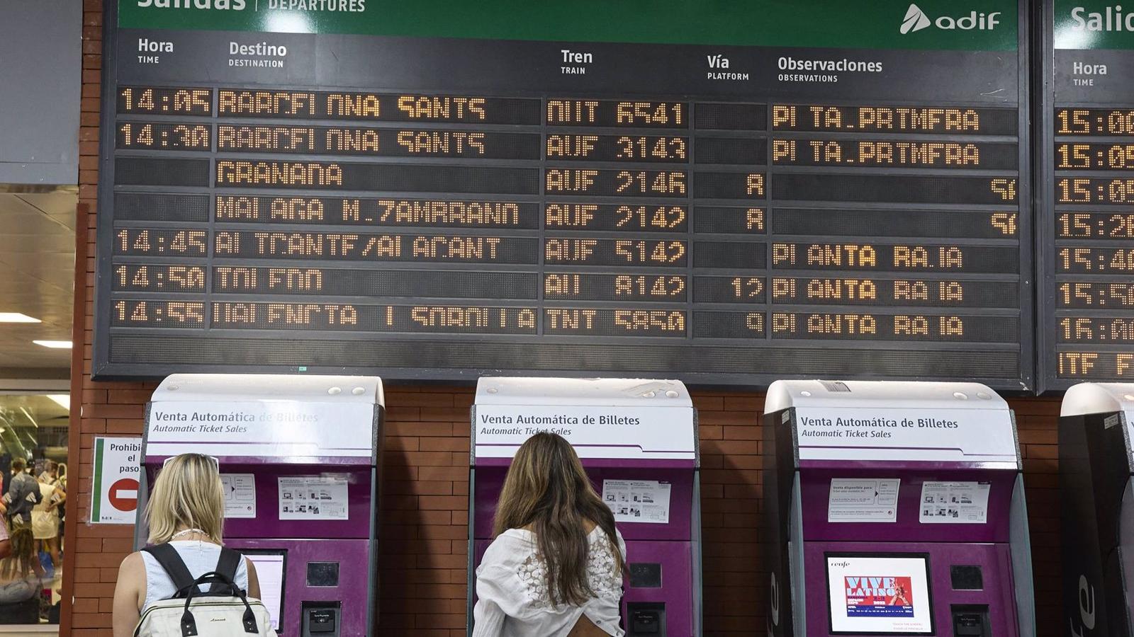 Estaciones de tren, autobuses y aeropuertos limitan la temperatura a 27 grados