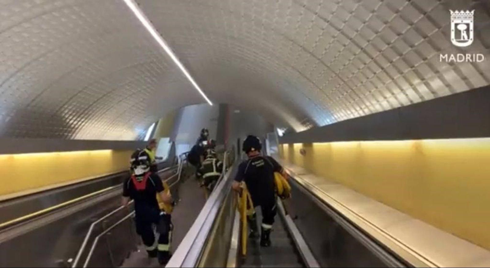  Extinguido el fuego en un tren en Recoletos que ha cortado el paso de Cercanías entre Atocha y Nuevos Ministerios