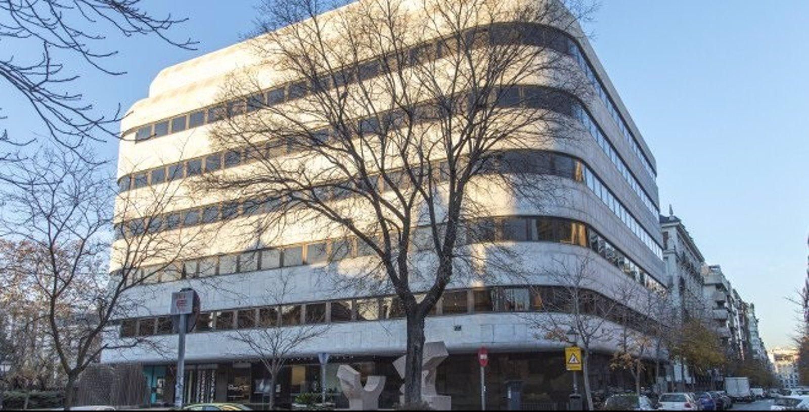 Más de 700 nuevos edificios patrimonio histórico de la capital: ermitas, cementerios, hoteles y estaciones