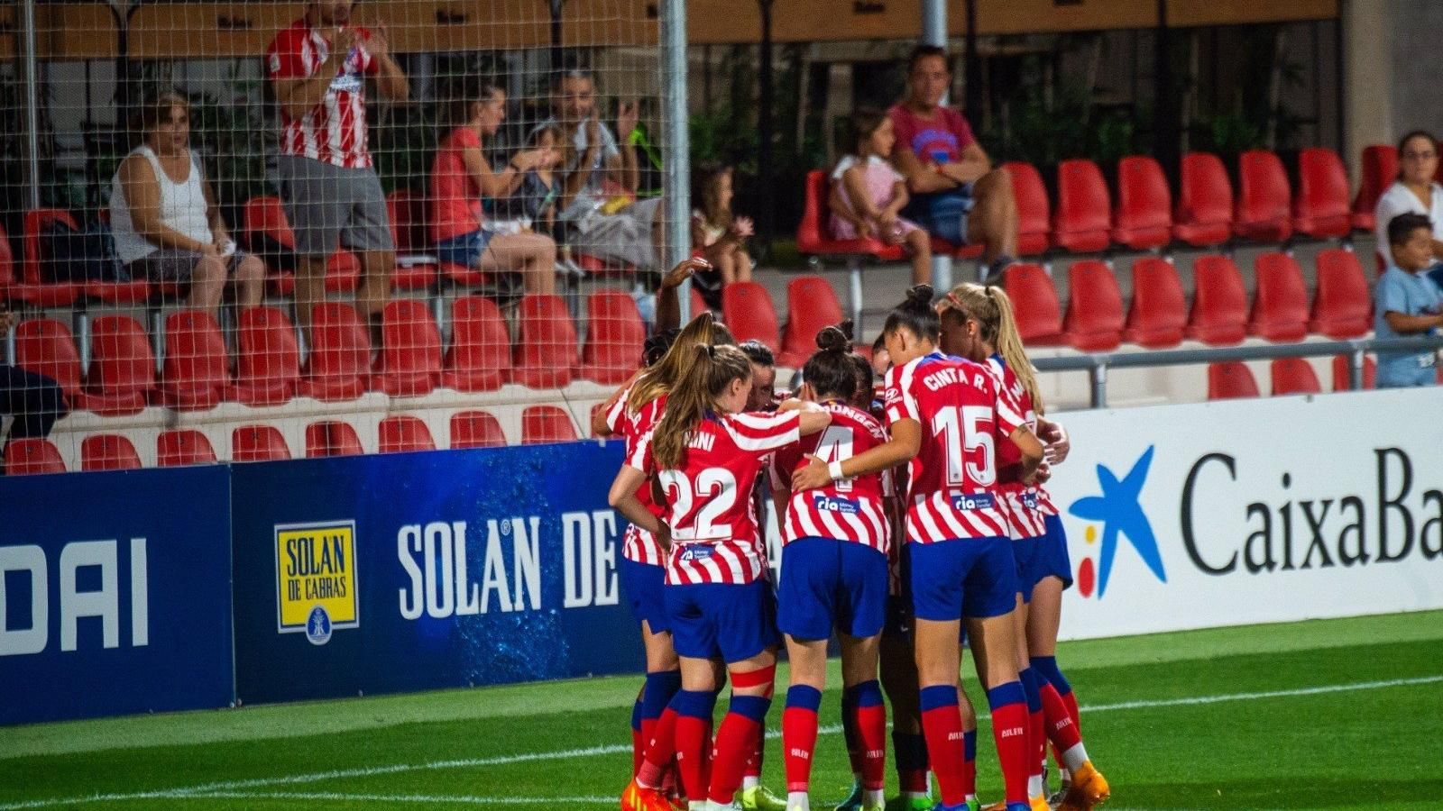 Alcalá.- El Atlético de Madrid femenino se alza con la victoria en el torneo de fútbol local frente al ACF Florentina