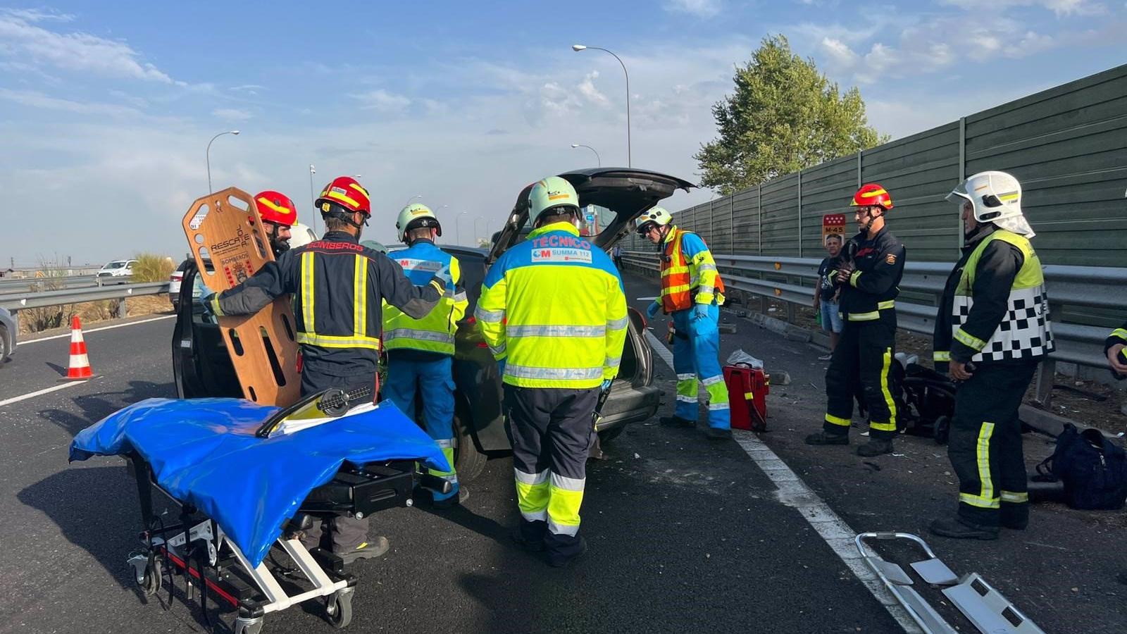 Potencialmente graves tres miembros de una familia en un accidente de tráfico múltiple en Leganés