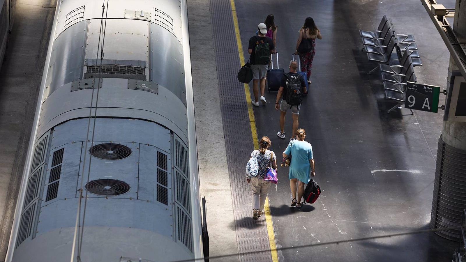 El tráfico ferroviario subió un 82,7% en la línea de alta velocidad de Madrid-Valladolid-León-Zamora-Galicia
