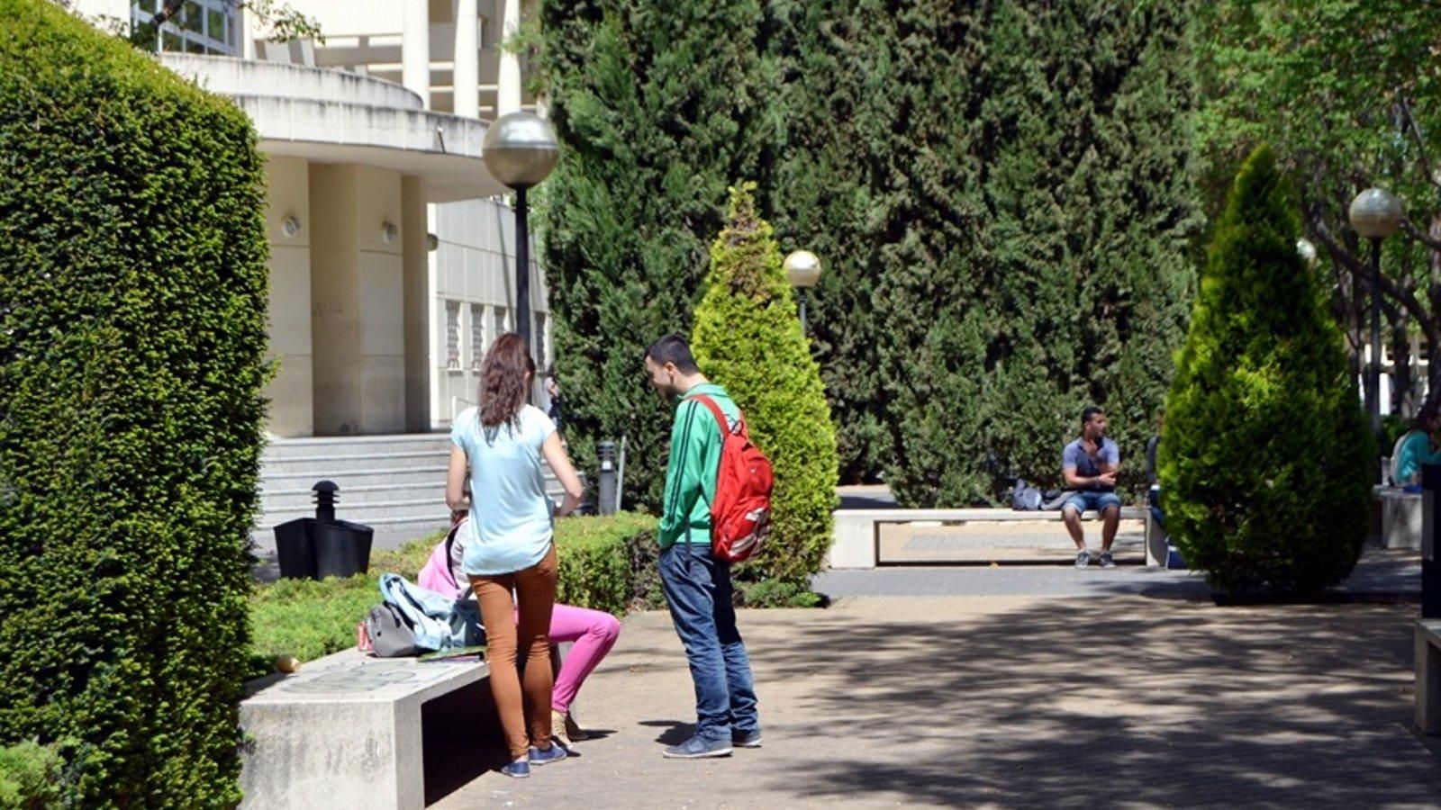 El Gobierno socialista aprueba el martes la reforma que permitirá abortar sin permiso paterno a menores de 16 y 17 años
