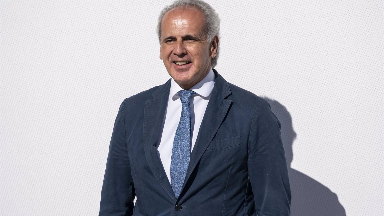 Escudero destaca que se ha llegado al pico más bajo en UCI por Covid y dice que preocupa la incidencia de la gripe