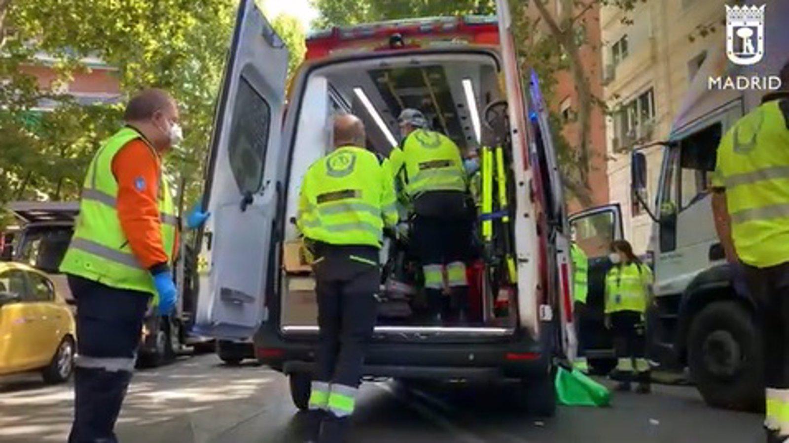 Un camión atropella a un hombre de 75 años en un paso de cebra en Carabanchel