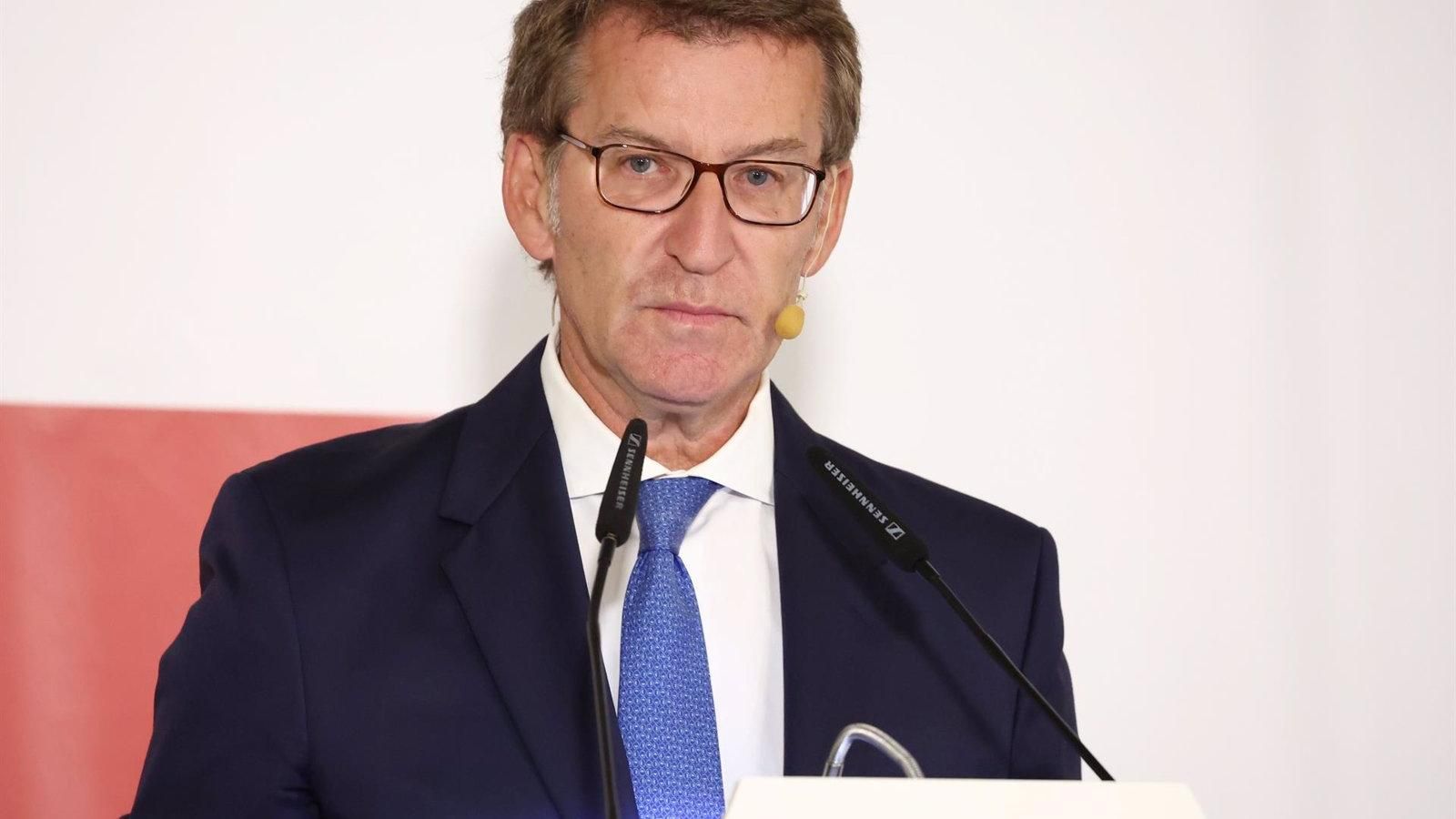 Feijóo pide rebajar el IVA de luz y gas todo el invierno en un plan que enviará esta semana a Moncloa