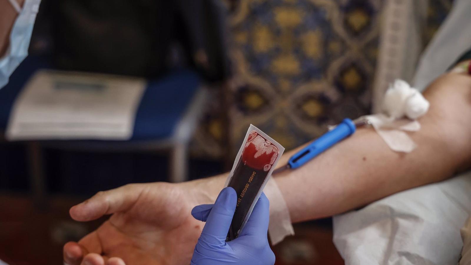 Las reservas de sangre en la Comunidad en estado crítico: Alerta roja en los grupos 0+ B+- y B-