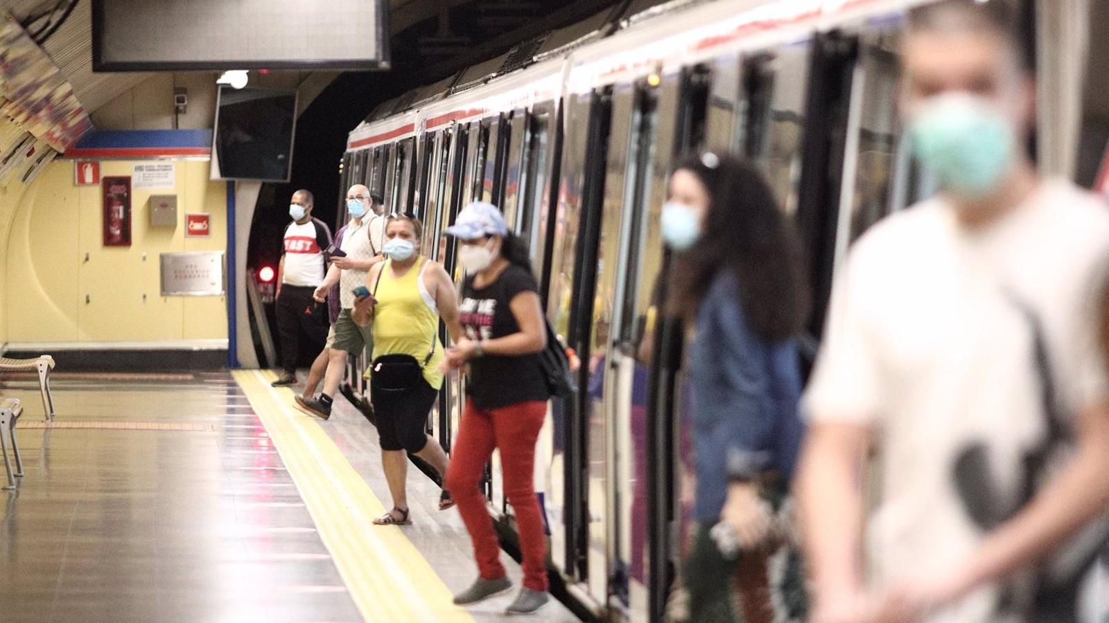 Cerca de cuatro millones de pasajeros utilizan el transporte publico de Madrid tras la rebaja de los abonos