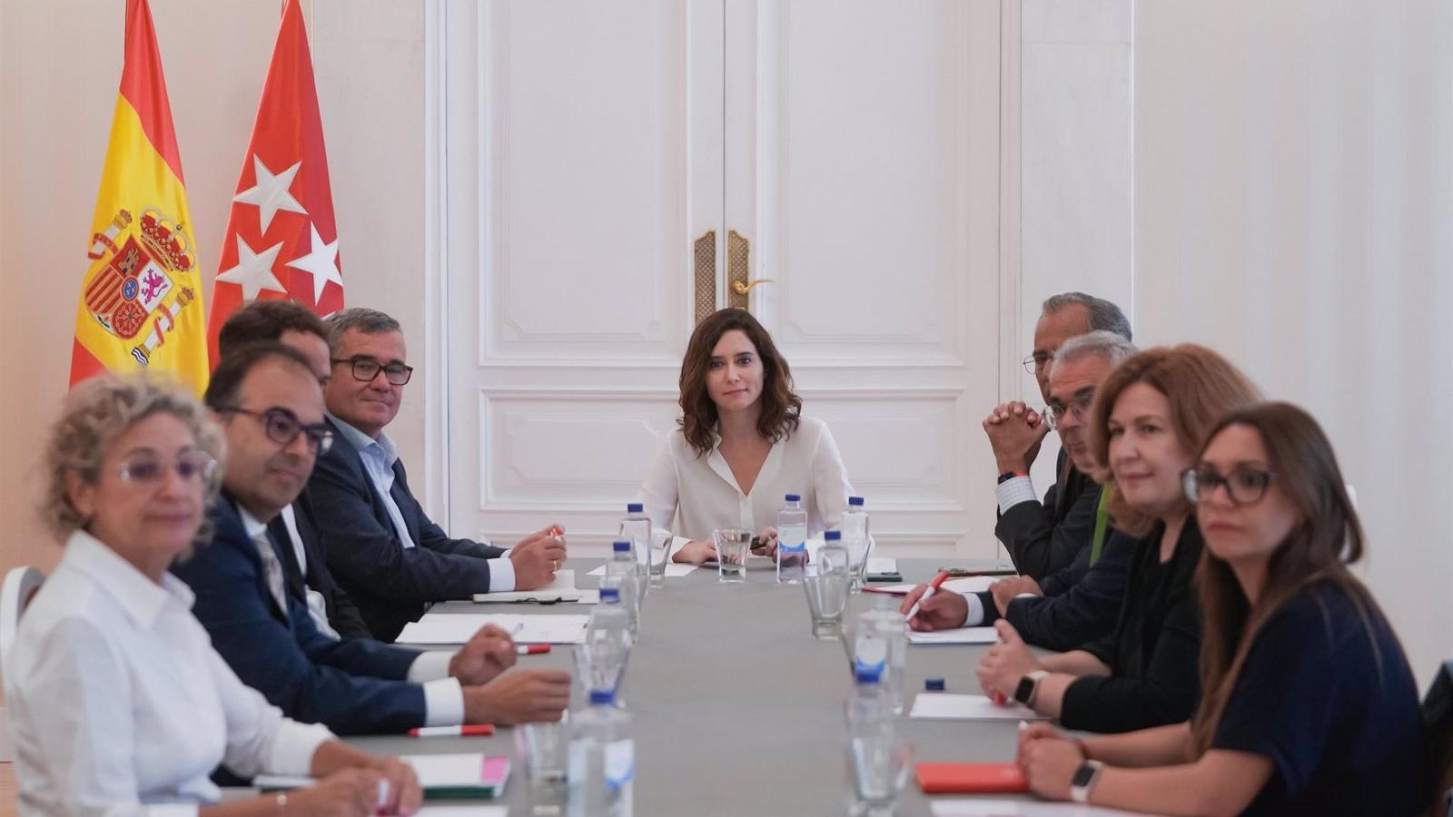 Díaz Ayuso aborda con la FMM cuestiones de interés municipal como el nuevo PIR o proyectos de eficiencia energética