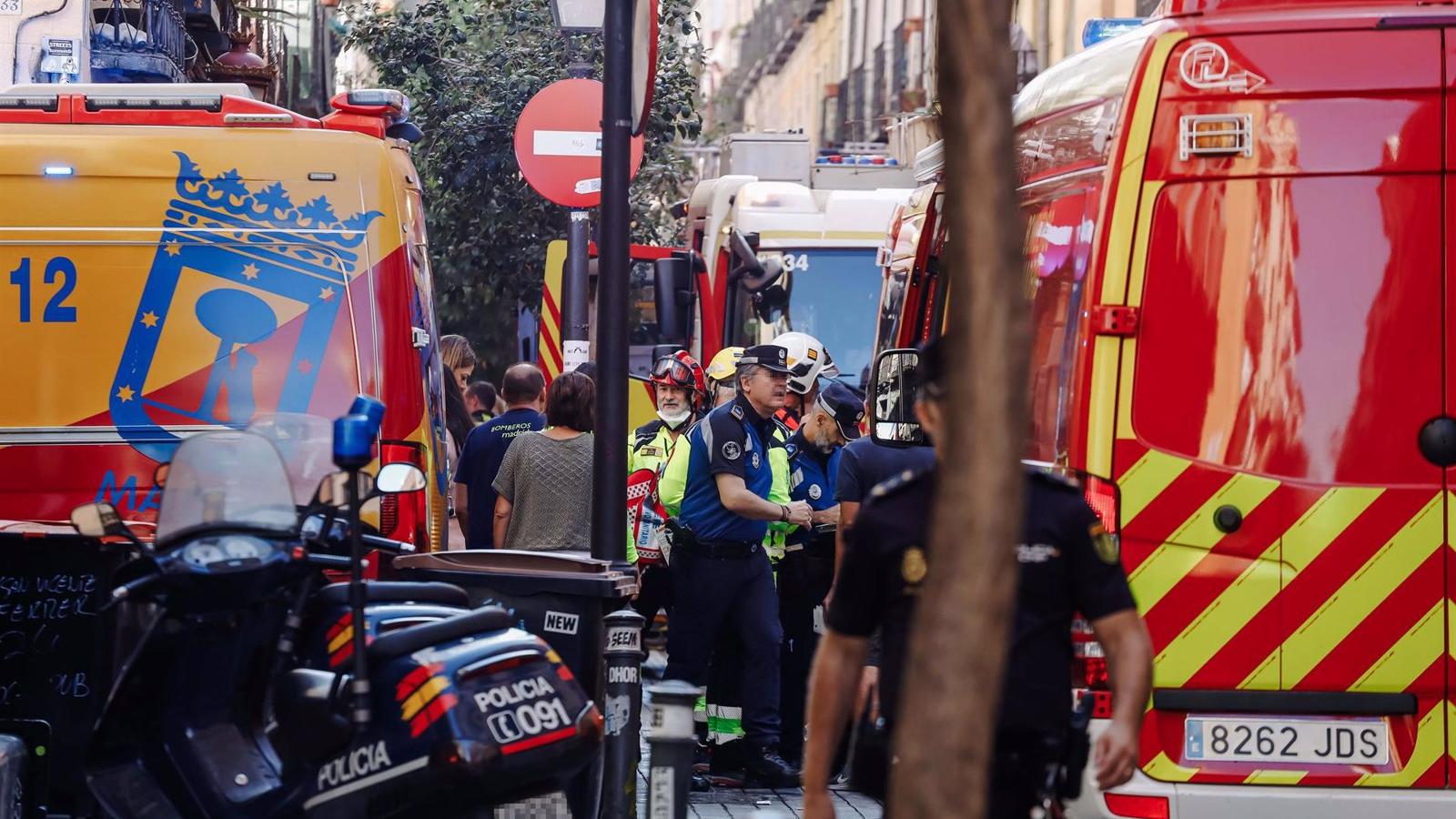 Apagado el fuego del edificio de la explosión, que será apuntalado, pero no hay riesgo de colapso