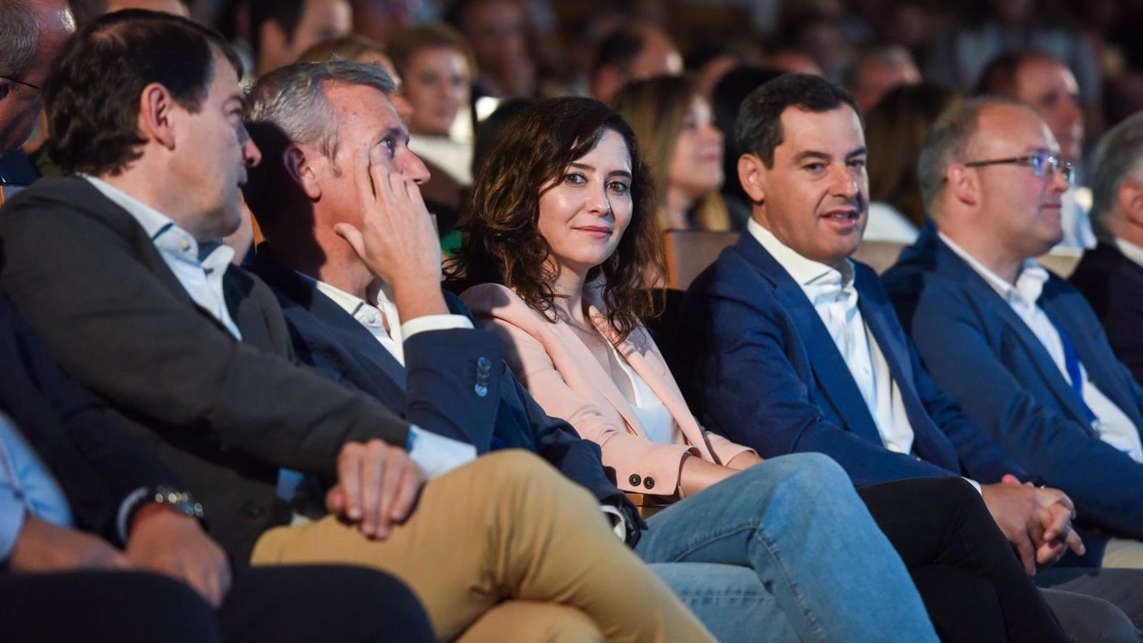 Díaz Ayuso desacredita la campaña de Igualdad y asemeja al "autoritario" Sánchez con el auténtico "hombre blandengue"