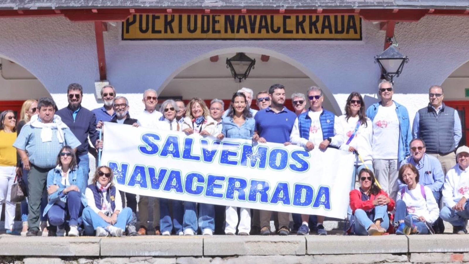Monasterio pide dejar el "catastrofismo climático" y abrir la estación de esquí de Navacerrada
