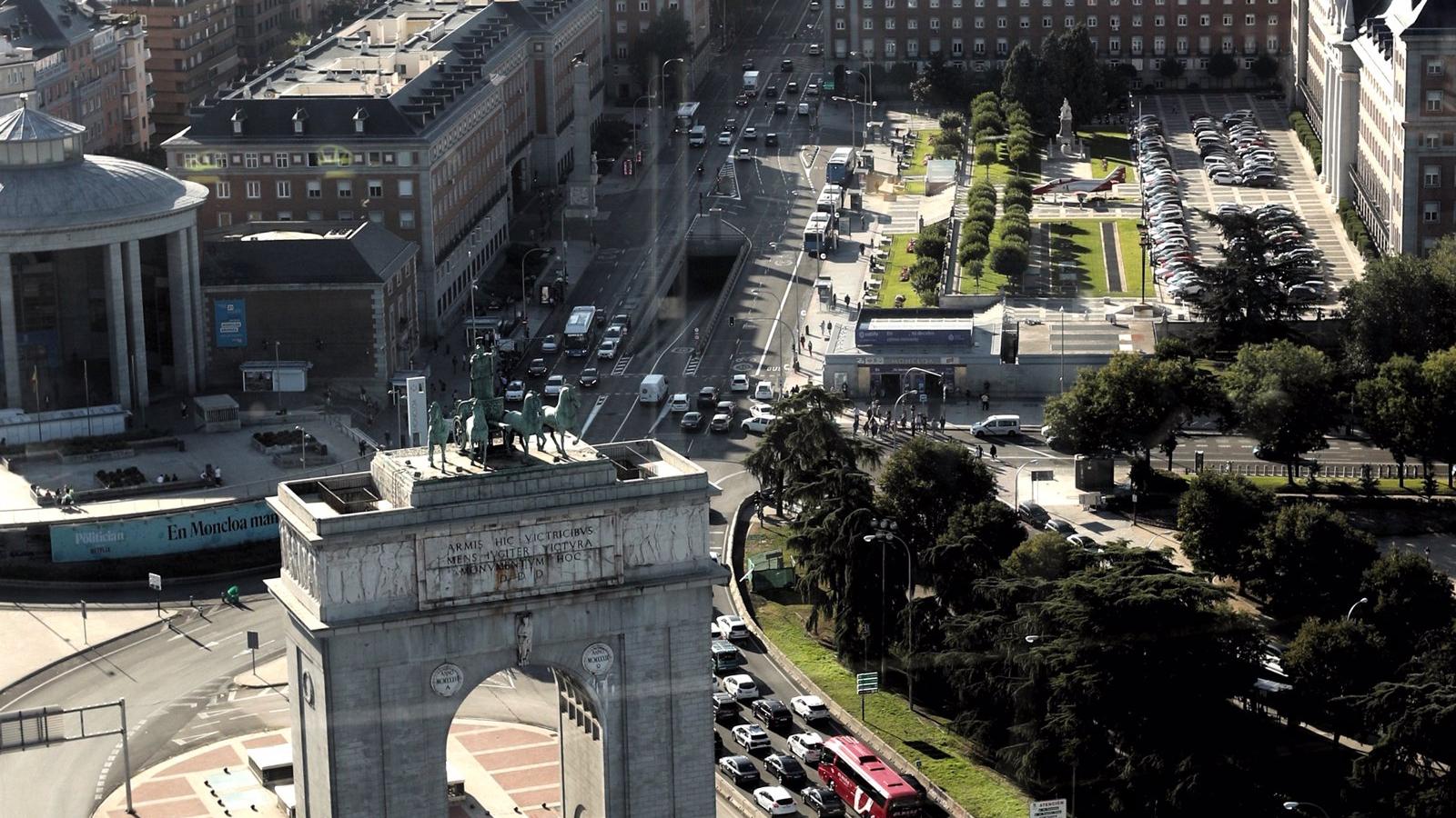 El Ayuntamiento y UCM negocian "la mejor forma jurídica" de intervenir en el Arco de la Victoria ante su "mal estado"