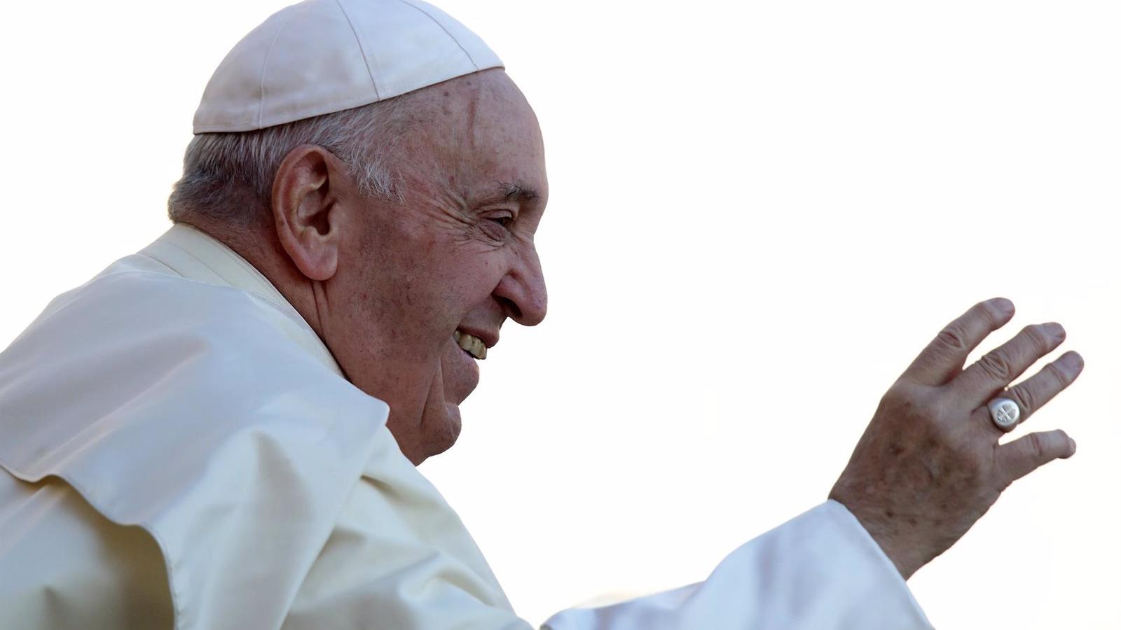 El Papa: "¿Son nuestras elecciones económicas una expresión de la sencillez evangélica o somos ya empresarios?"