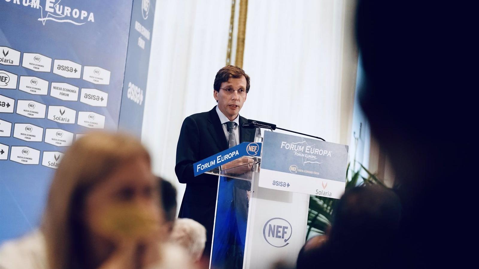 Martínez-Almeida tacha de "improvisación" el impuesto a grandes fortunas