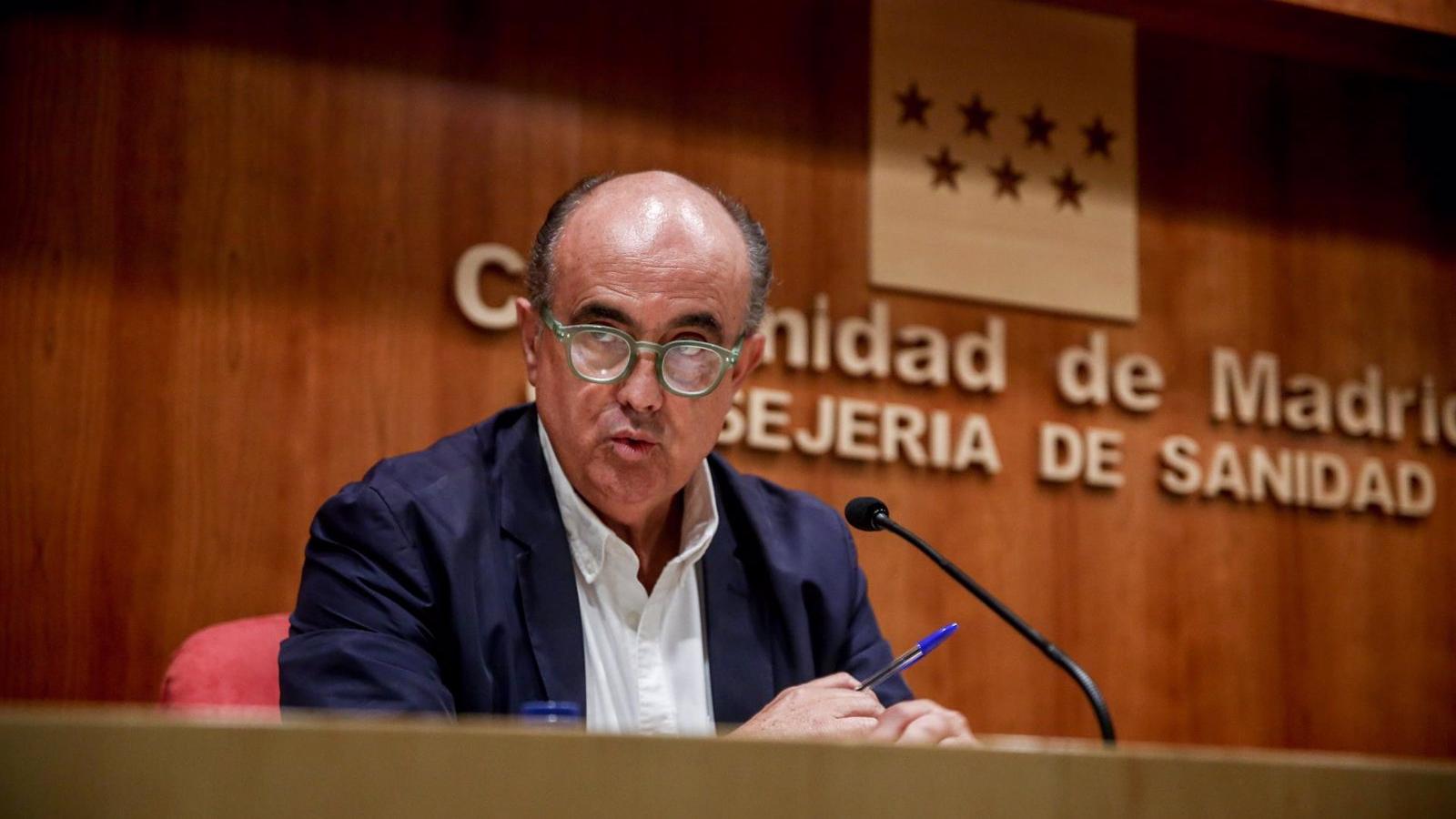 Antonio Zapatero dice que "probablemente" no sea necesaria una cuarta dosis para la población general