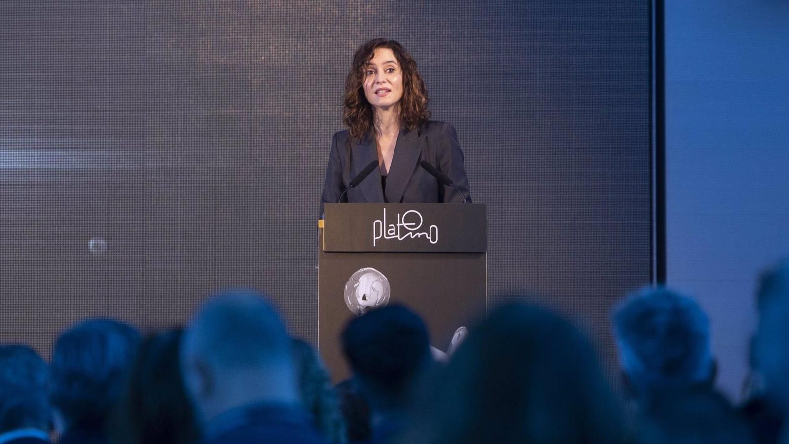 Ayuso tacha de "autoritario" y "operación de marketing" el nuevo impuesto de Montero 