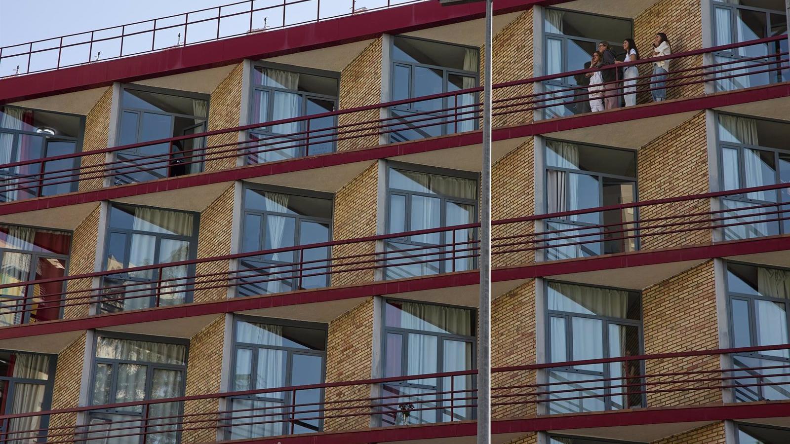 Las residentes increpadas por sus vecinos del CM Elías Ahúja: "Hay un perdón por parte de ellos y no hace falta llevarlo más allá"