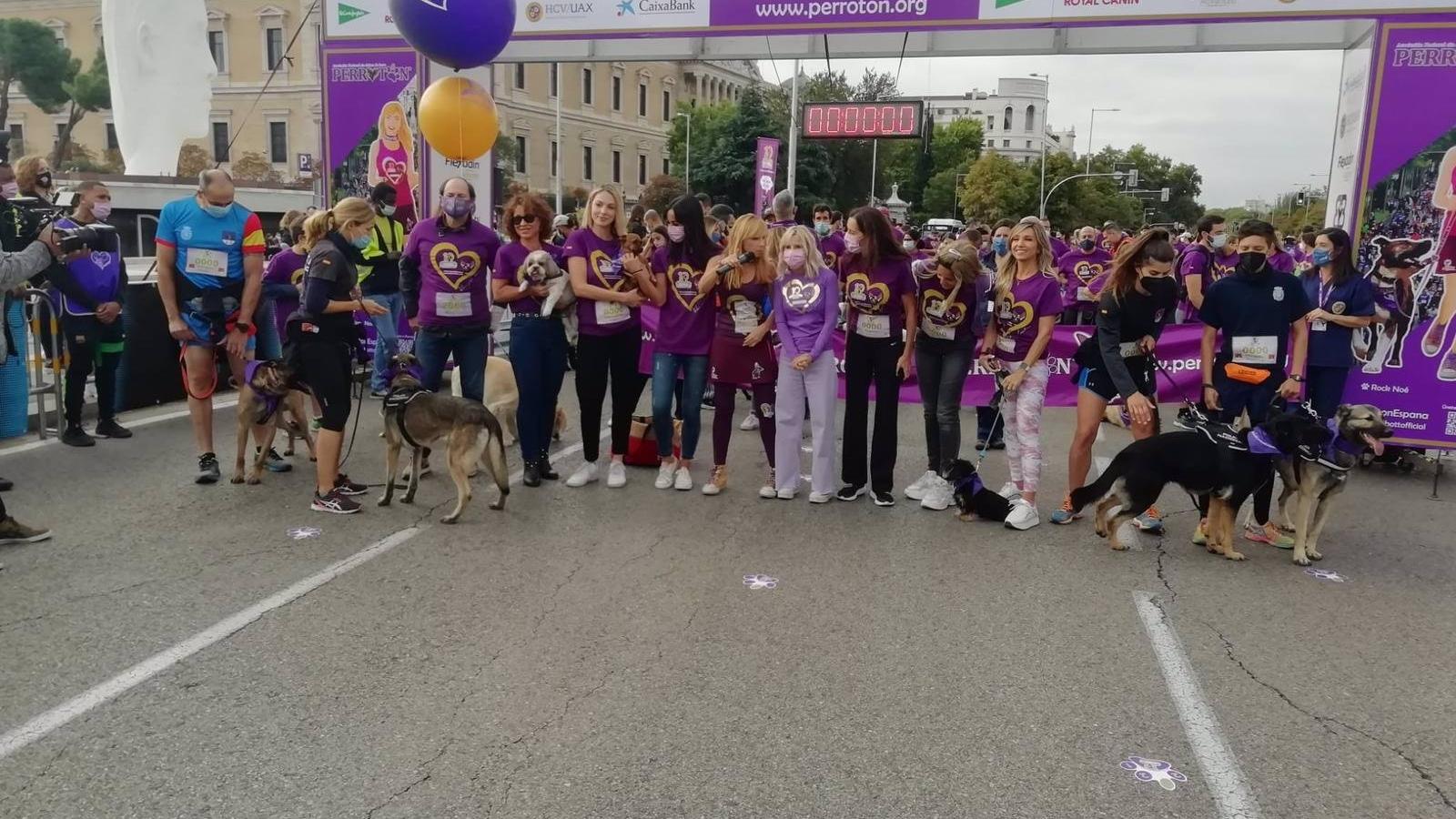 Más de 5.000 personas y sus perros participan en Perrotón para fomentar la adopción y tenencia responsable de animales