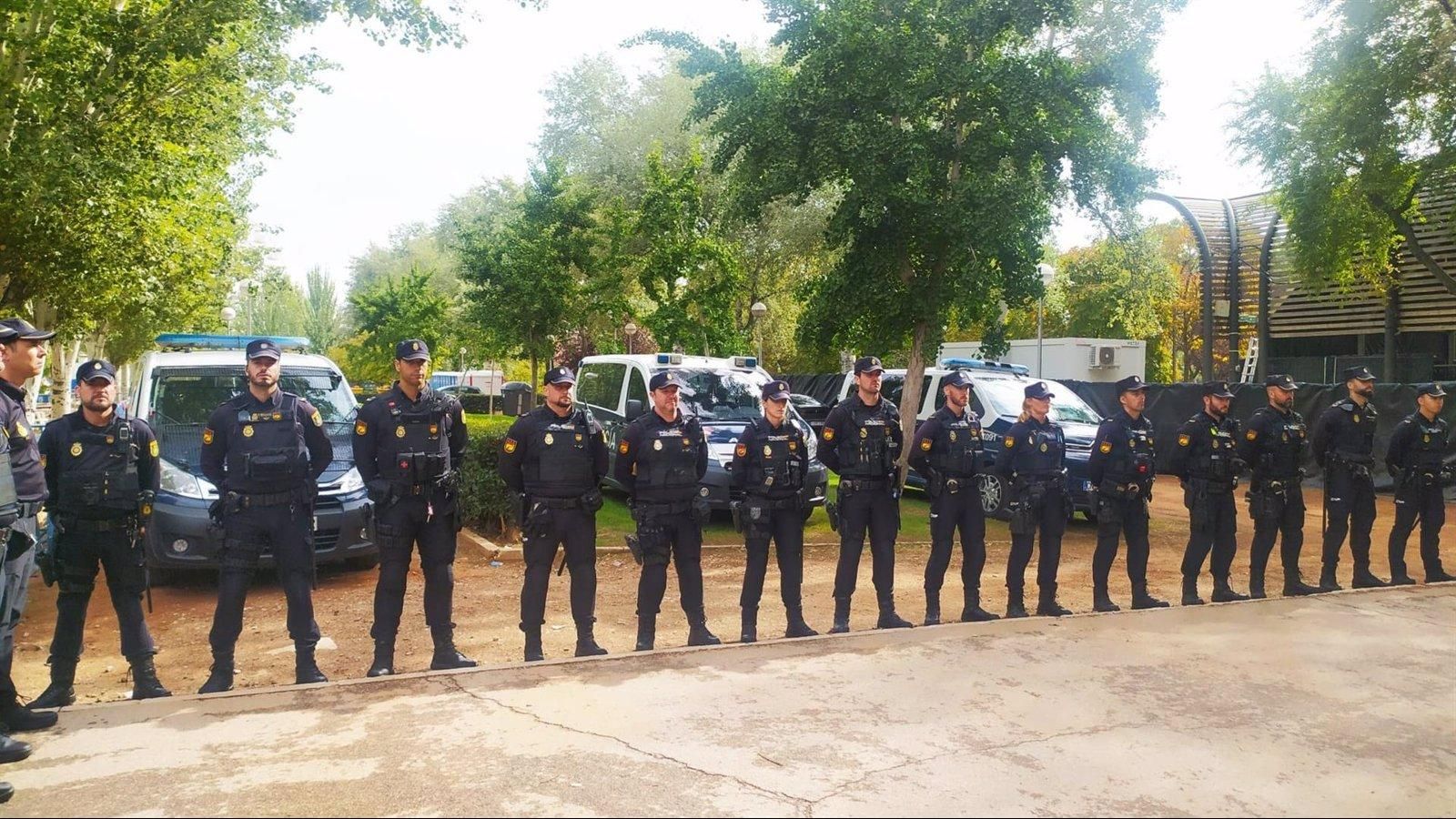 Más de 5.800 policías nacionales han participado en más de una veintena de grandes dispositivos en las fiestas populares de la región