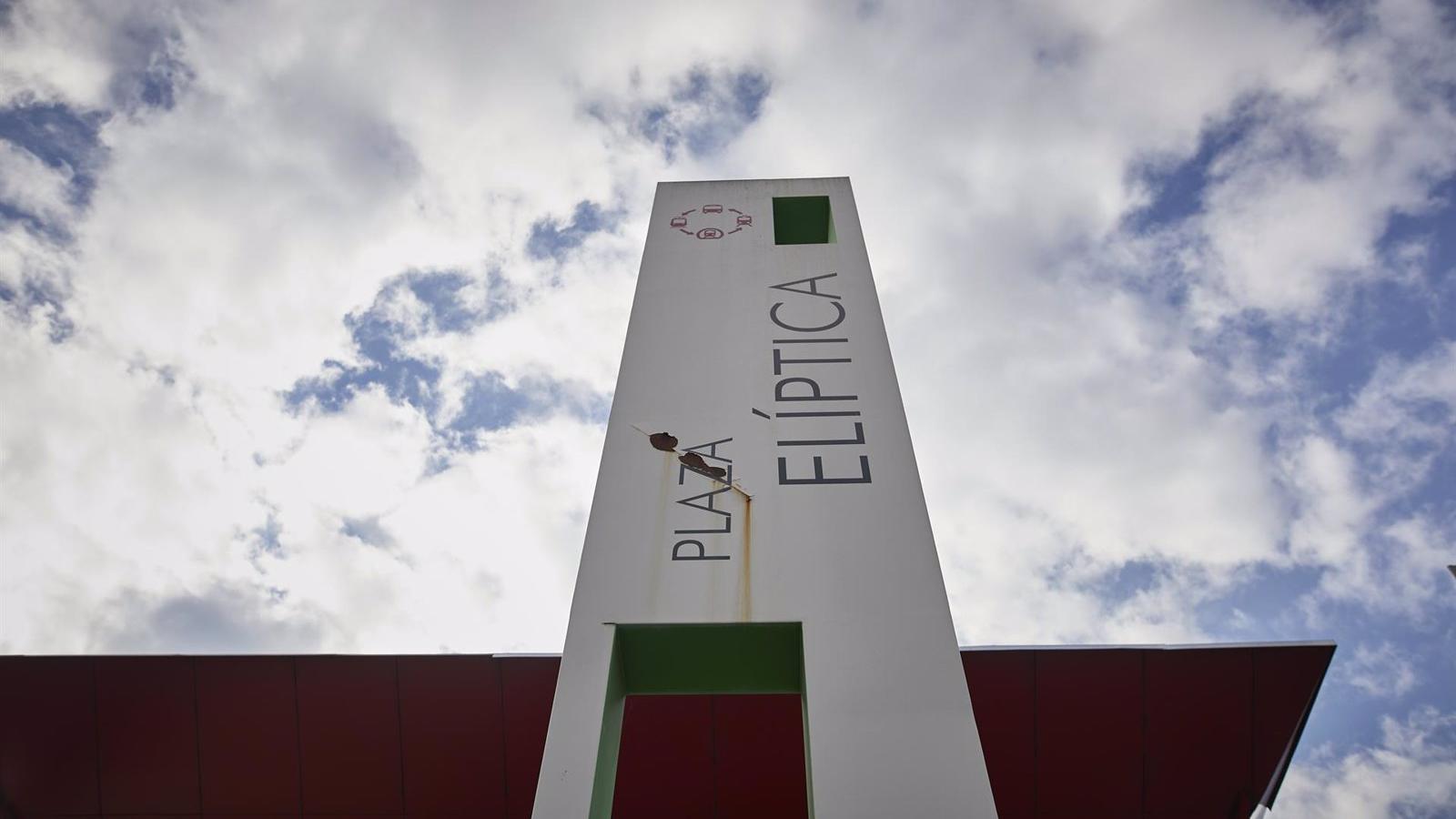La devolución de las multas erróneas en Plaza Elíptica se retrasa por una "dificultad administrativa"