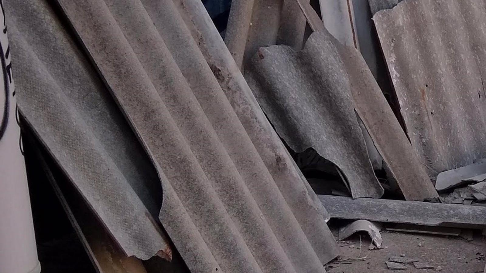 Cerca de 575 viviendas del barrio de San Pascual, en Ciudad Lineal, se despedirán del amianto