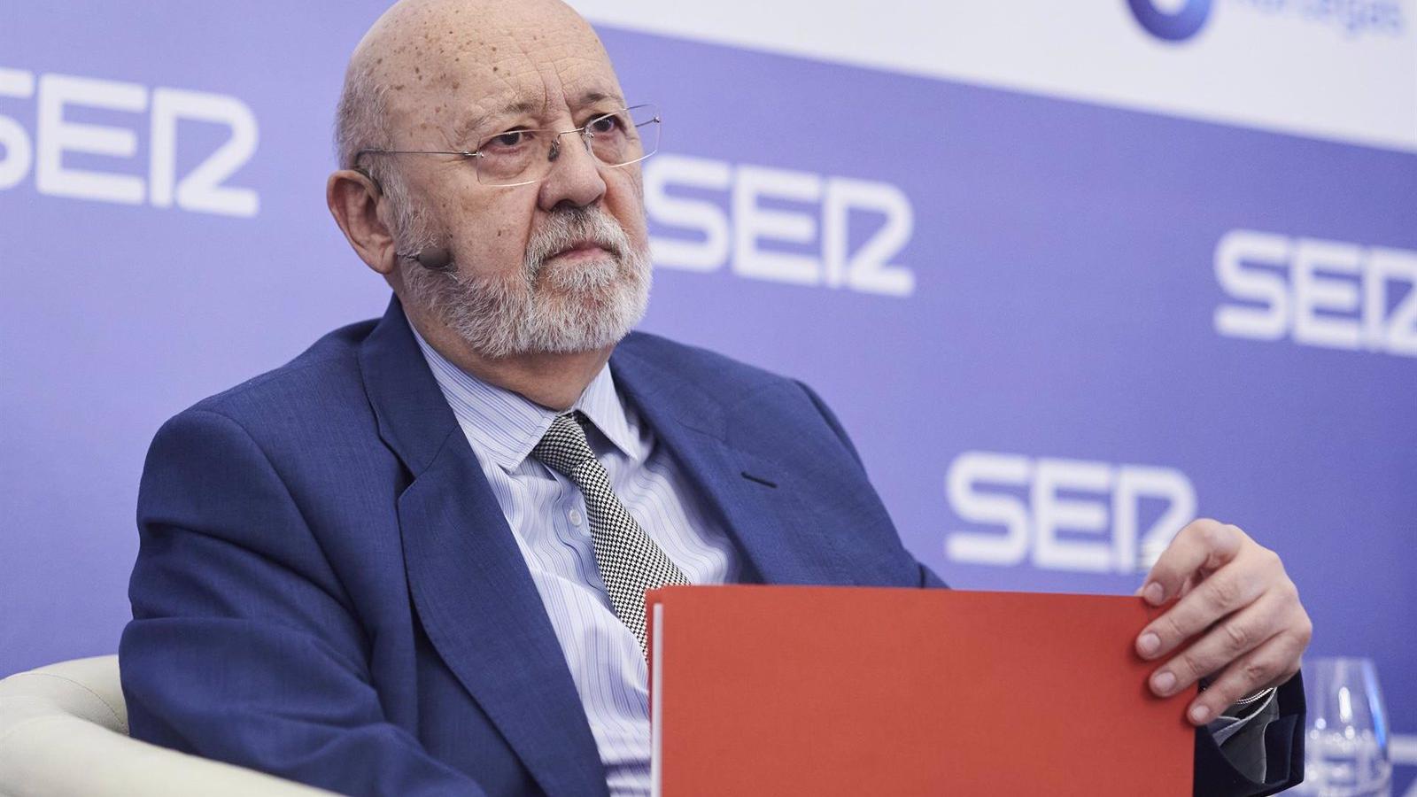 Tezanos dice que Sánchez ya está por delante de Feijóo en las encuestas