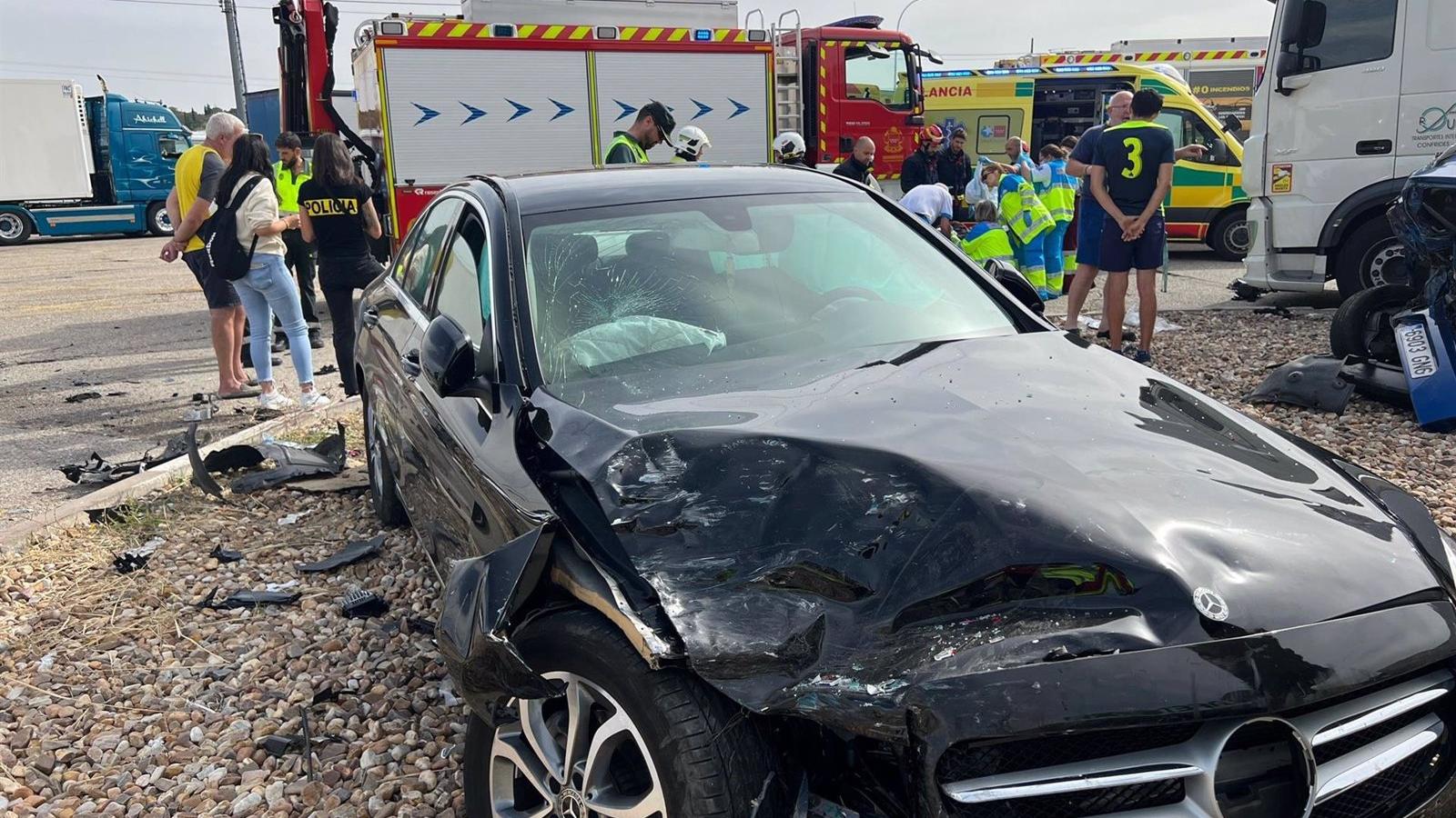  Un herido grave en un accidente múltiple en las instalaciones de una gasolinera en la A-1