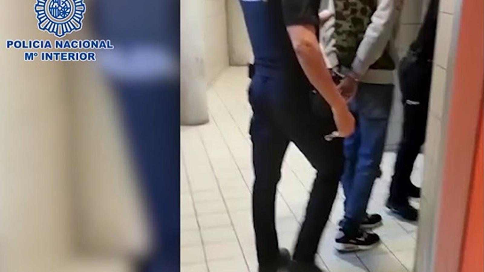  Detenidos los autores de seis atracos a punta de pistola en dos semanas en varios establecimientos de Móstoles