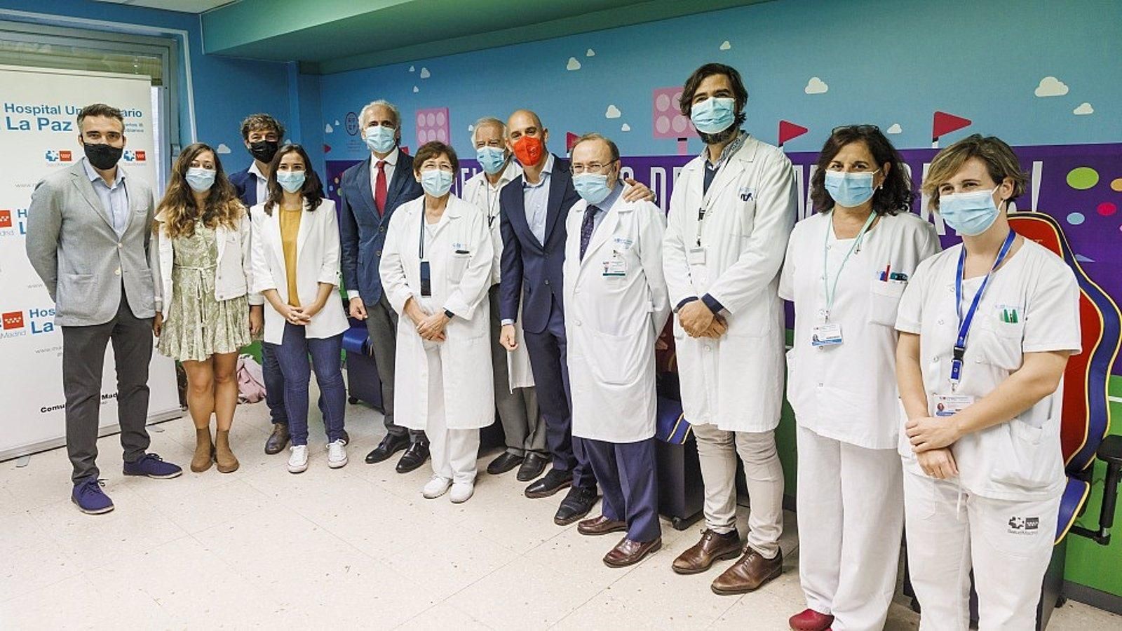 La Real Federación Española de Fútbol tematiza dos salas de oncología pediátrica del Hospital La Paz