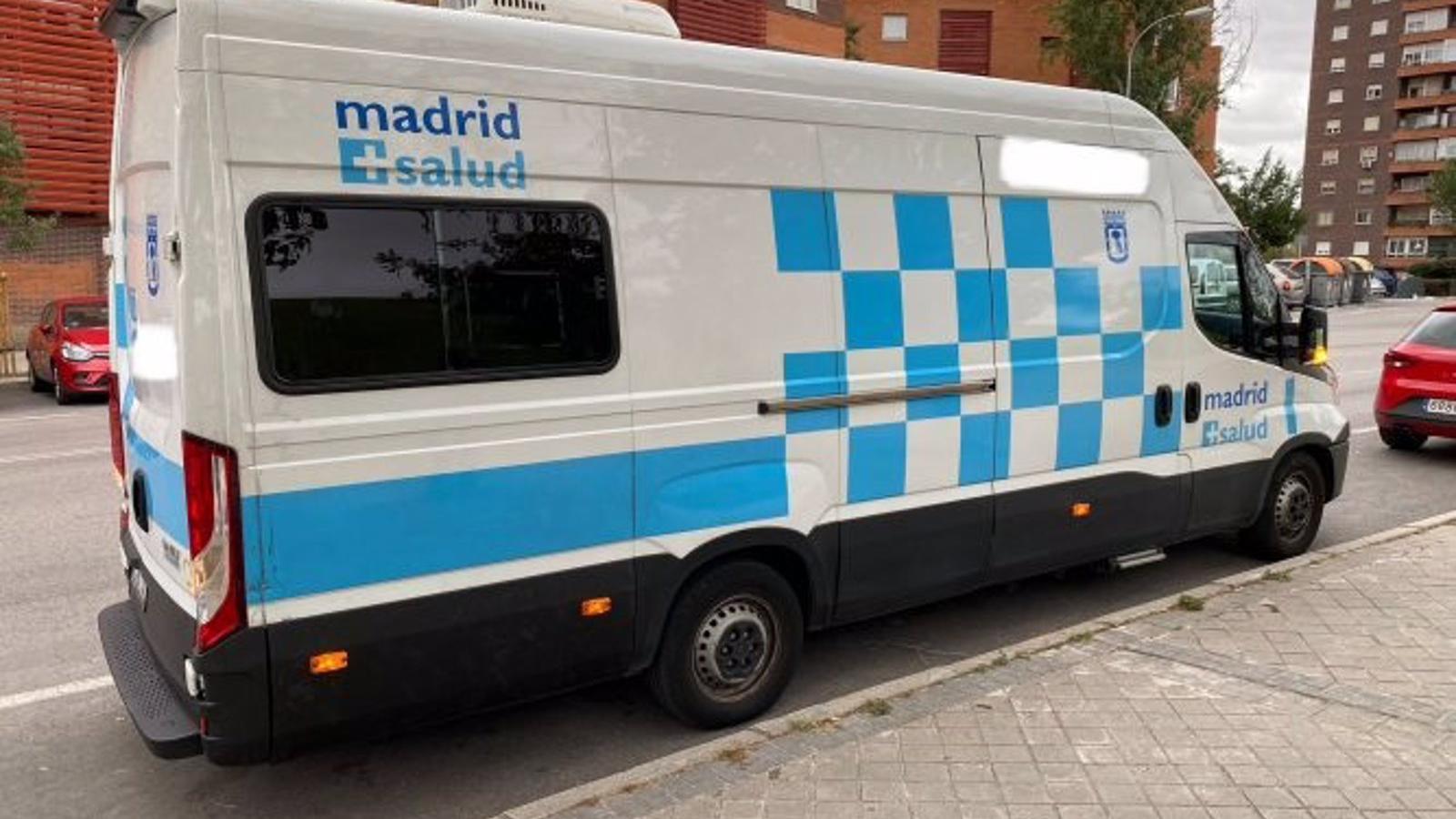 Hasta 453 personas con adicciones y en exclusión social fueron atendidas por la unidad móvil de Madrid Salud en 2021