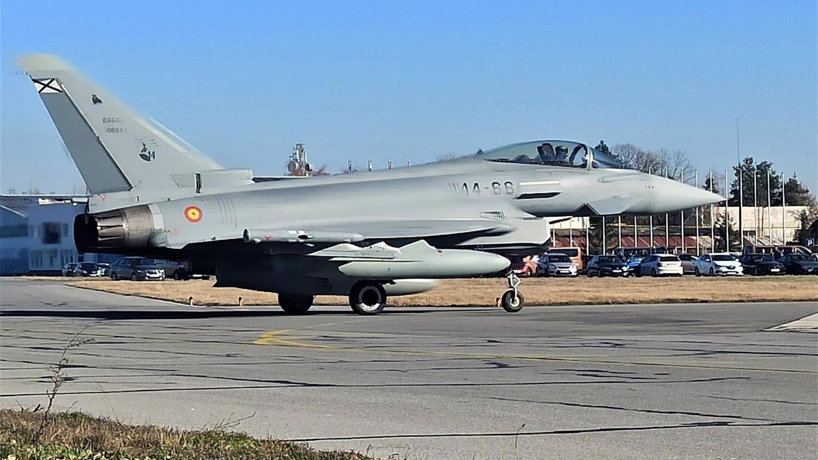 España desplegará seis cazas en Bulgaria y ocho en Rumanía para proteger su espacio aéreo de la amenaza rusa
