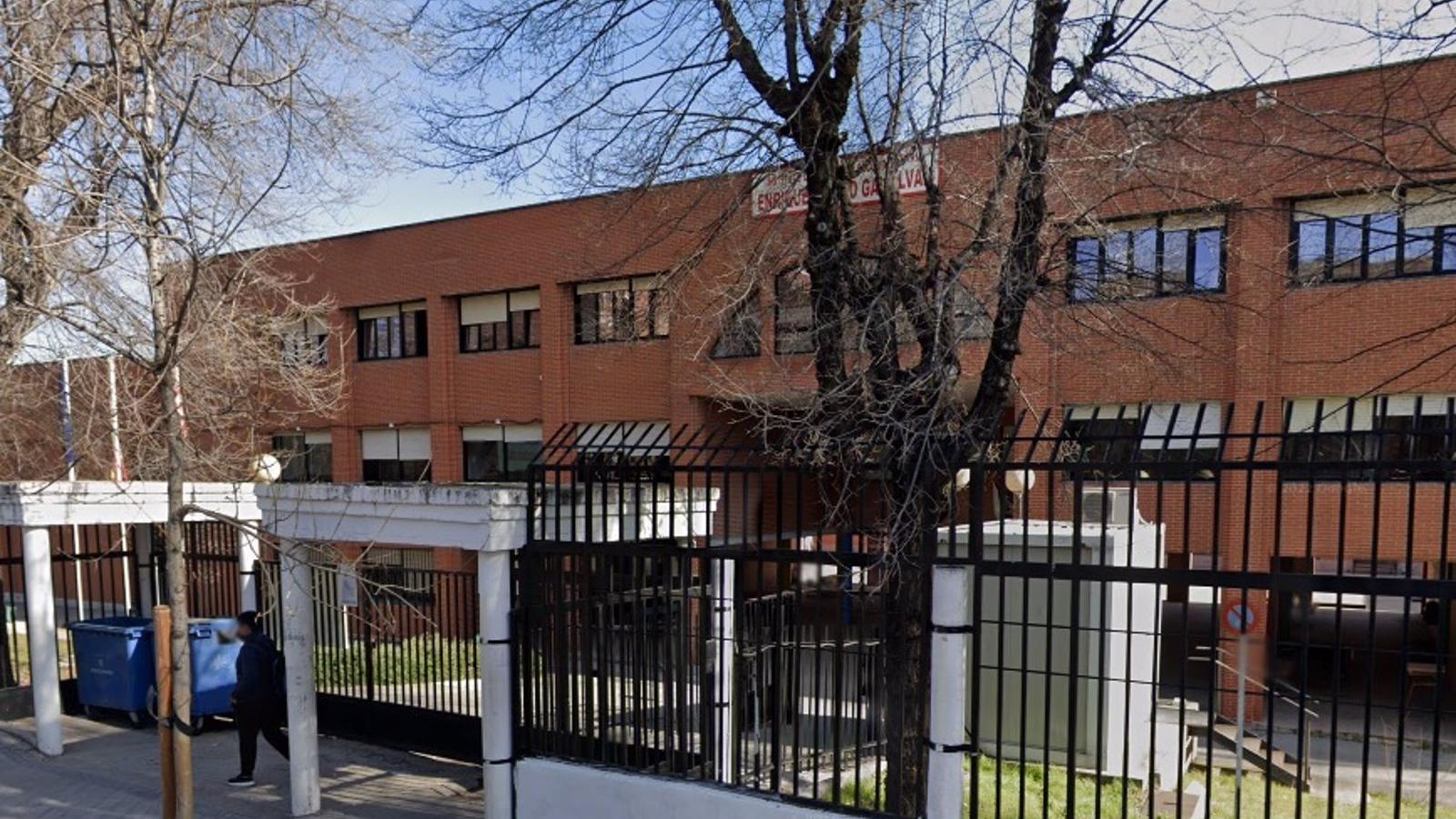 Un chico de 17 años herido el pasado viernes tras recibir varios pinchazos a la salida de un colegio de Usera