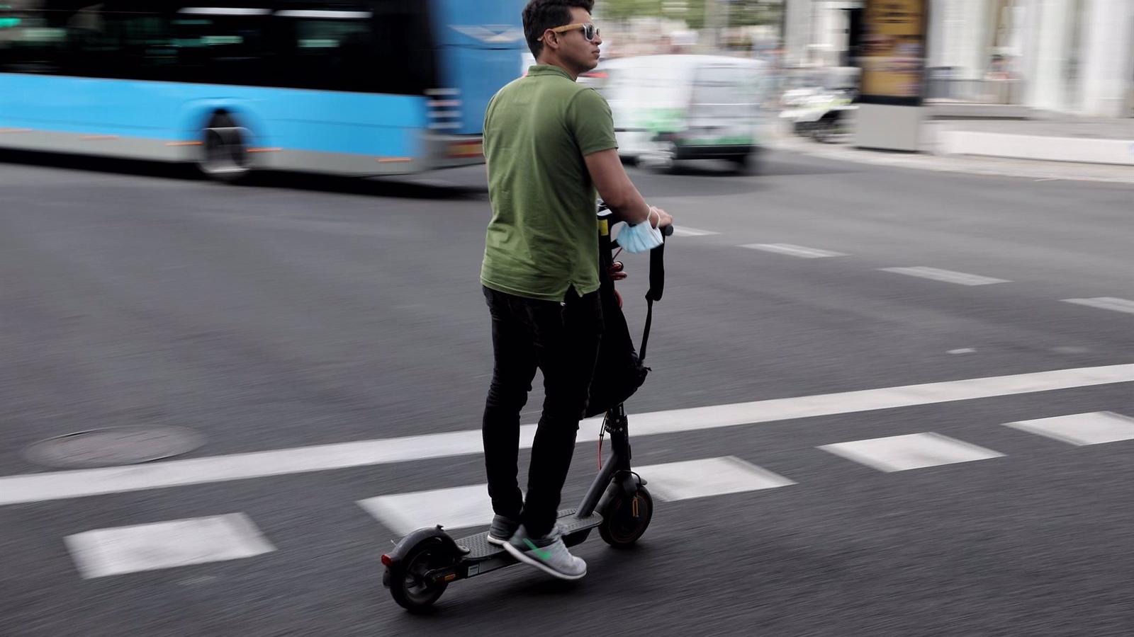 El Ayuntamiento de Madrid interpone más de 111.000 sanciones a patinetes, motos y bicis por mal estacionamiento