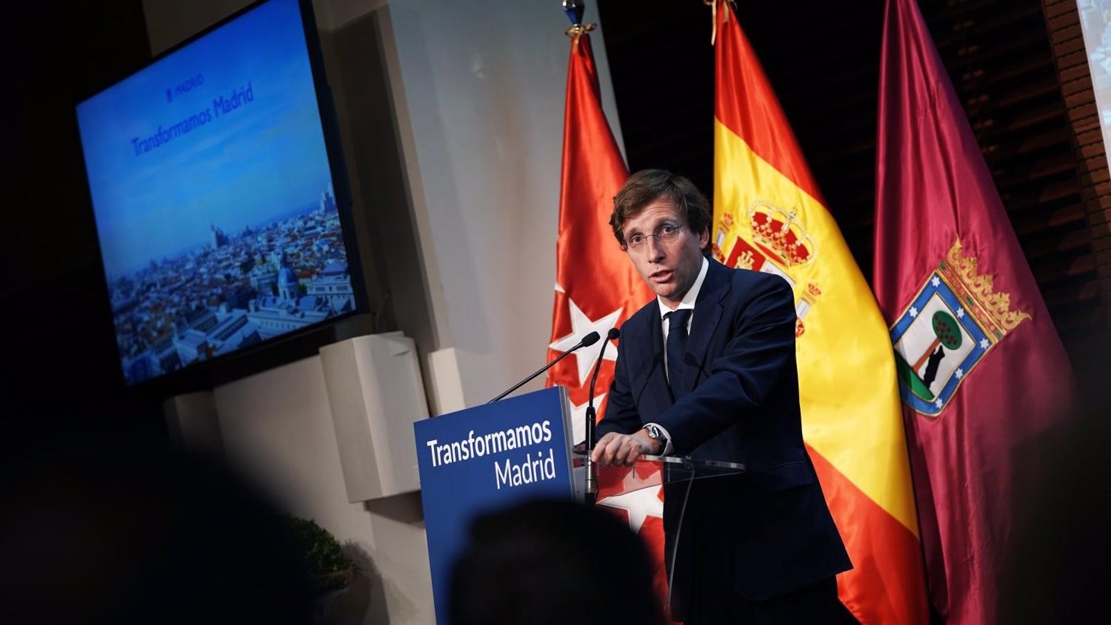 Martínez-Almeida reprocha a la izquierda que "siga echando la vista 80 años atrás para solucionar lo que pasó"