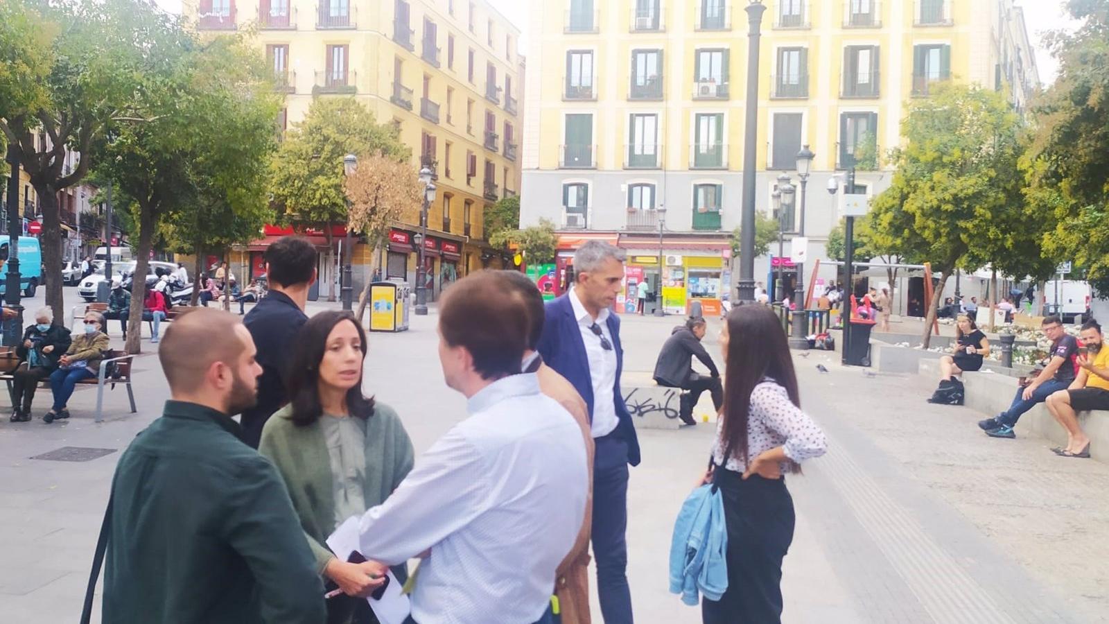 La Policía Nacional pondrá UPR en dos plazas y aumentará las identificaciones e incautaciones de drogas en Lavapiés