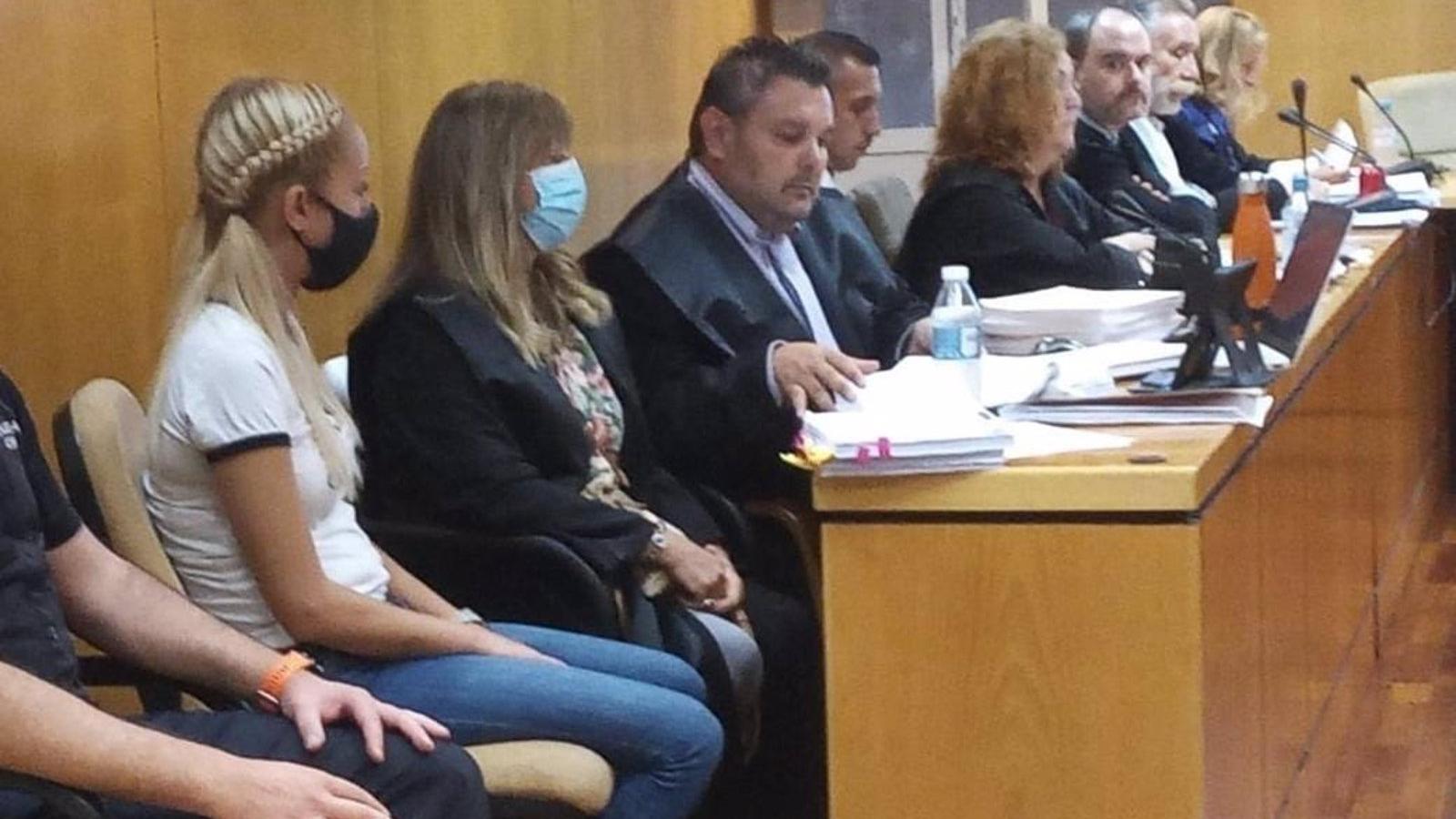 Condenada a 18 años de cárcel la asesina de Denisa, la joven que murió en 2018 apuñalada en Alcorcón