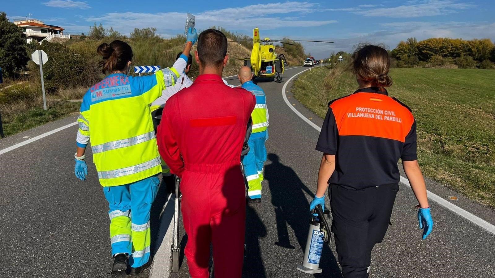 Una motorista de 23 años  grave con múltiples lesiones al salirse de la vía en Quijorna