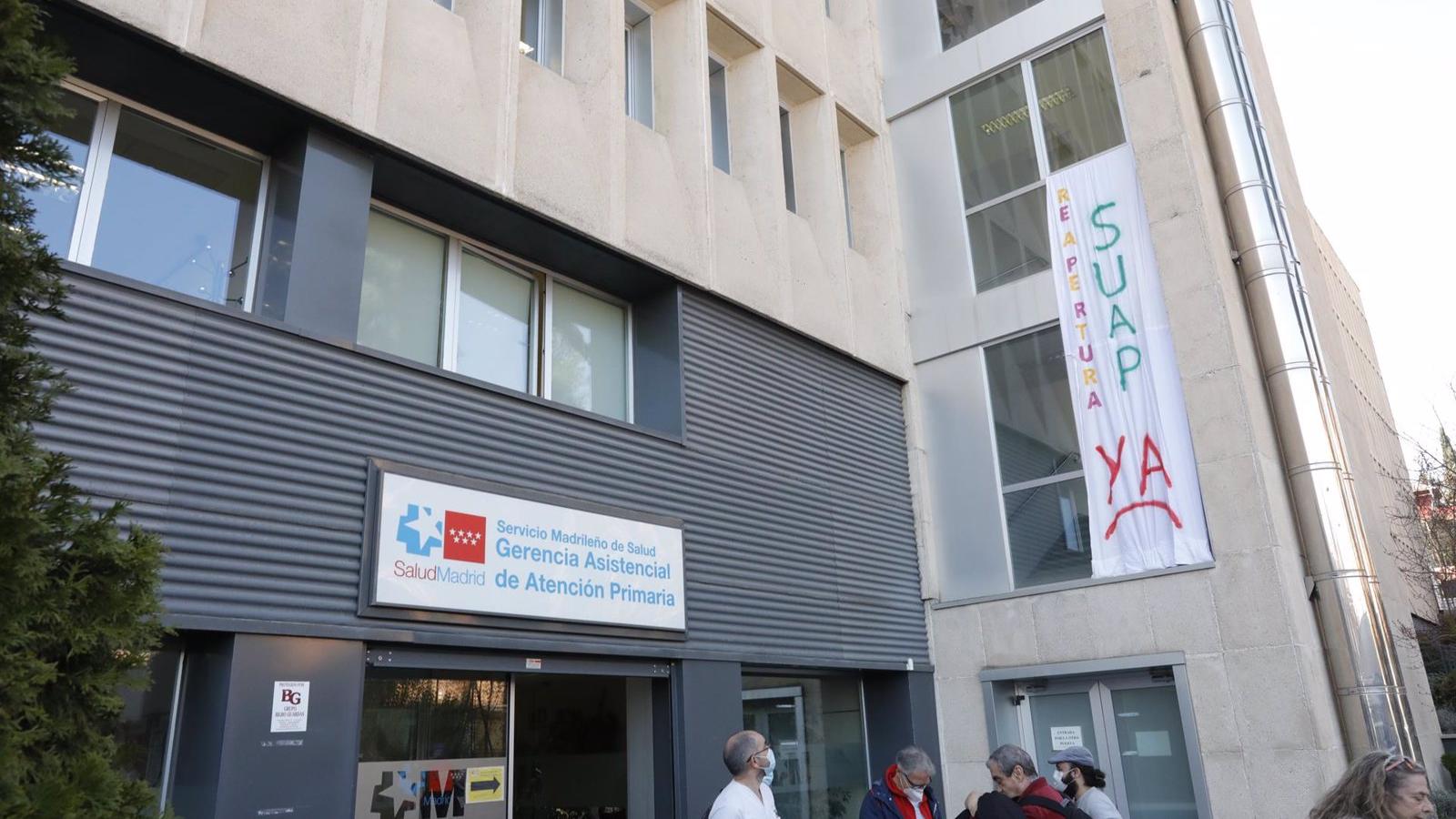 Sanidad se compromete con los sindicatos firmantes del acuerdo a buscar soluciones al "caos" de personal en centros 24H