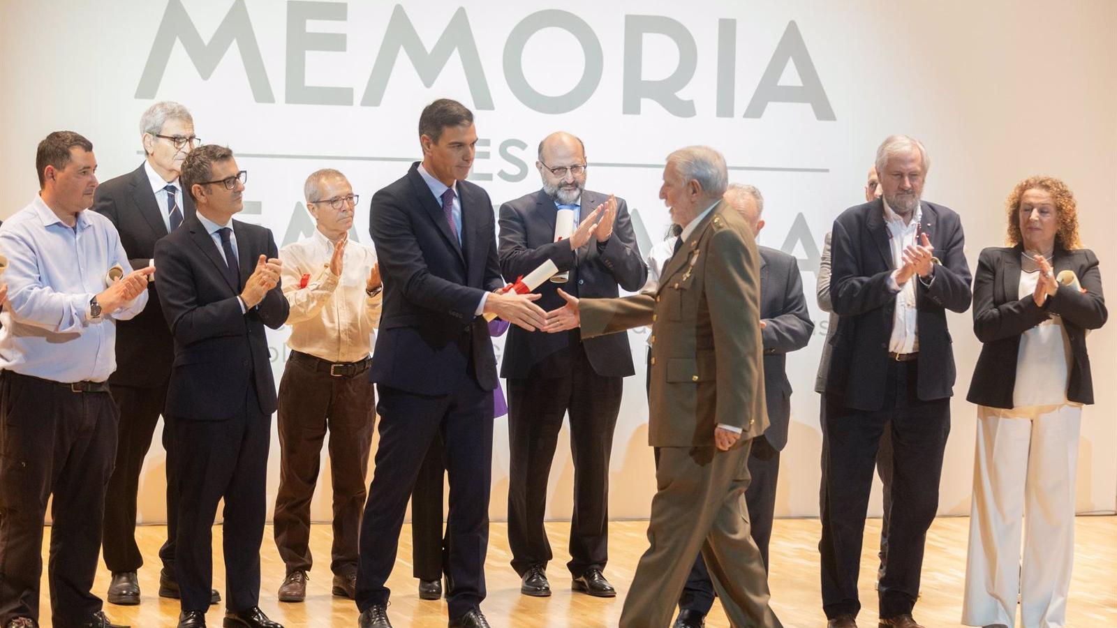 El Gobierno critica que Feijóo, Ayuso y Almeida no hayan ido al acto de homenaje a las víctimas del franquismo