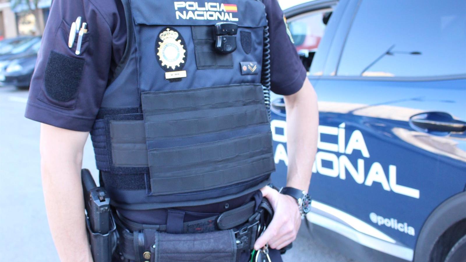 Detenido un hombre que asaltó a seis personas por el método del mataleón en Puente de Vallecas