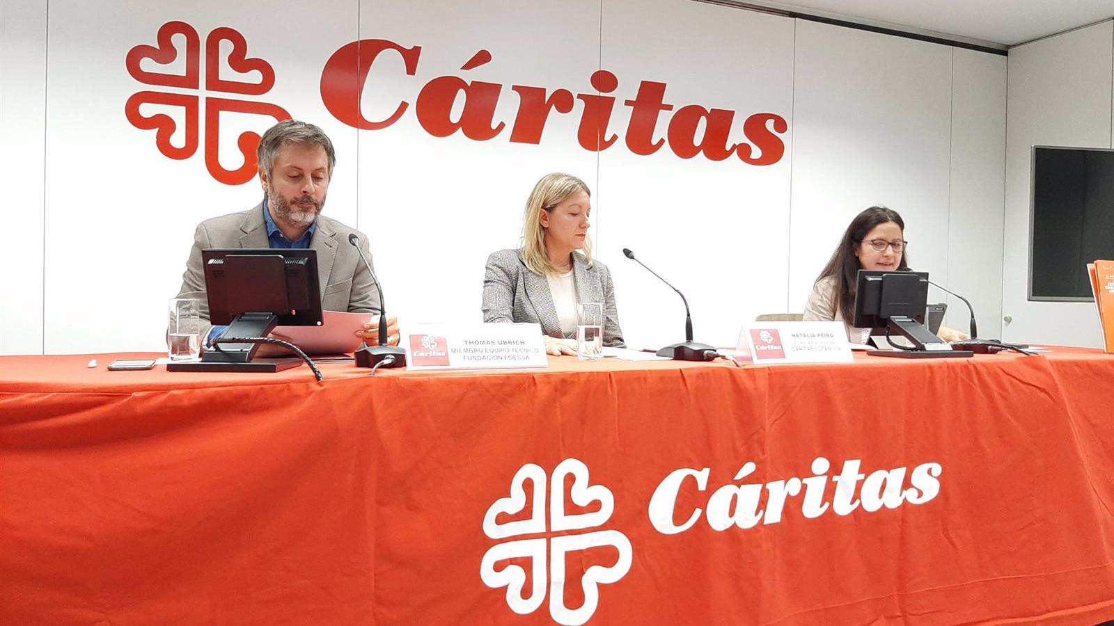Tres de cada diez hogares en España no cuentan con ingresos suficientes para una vida digna, según Cáritas