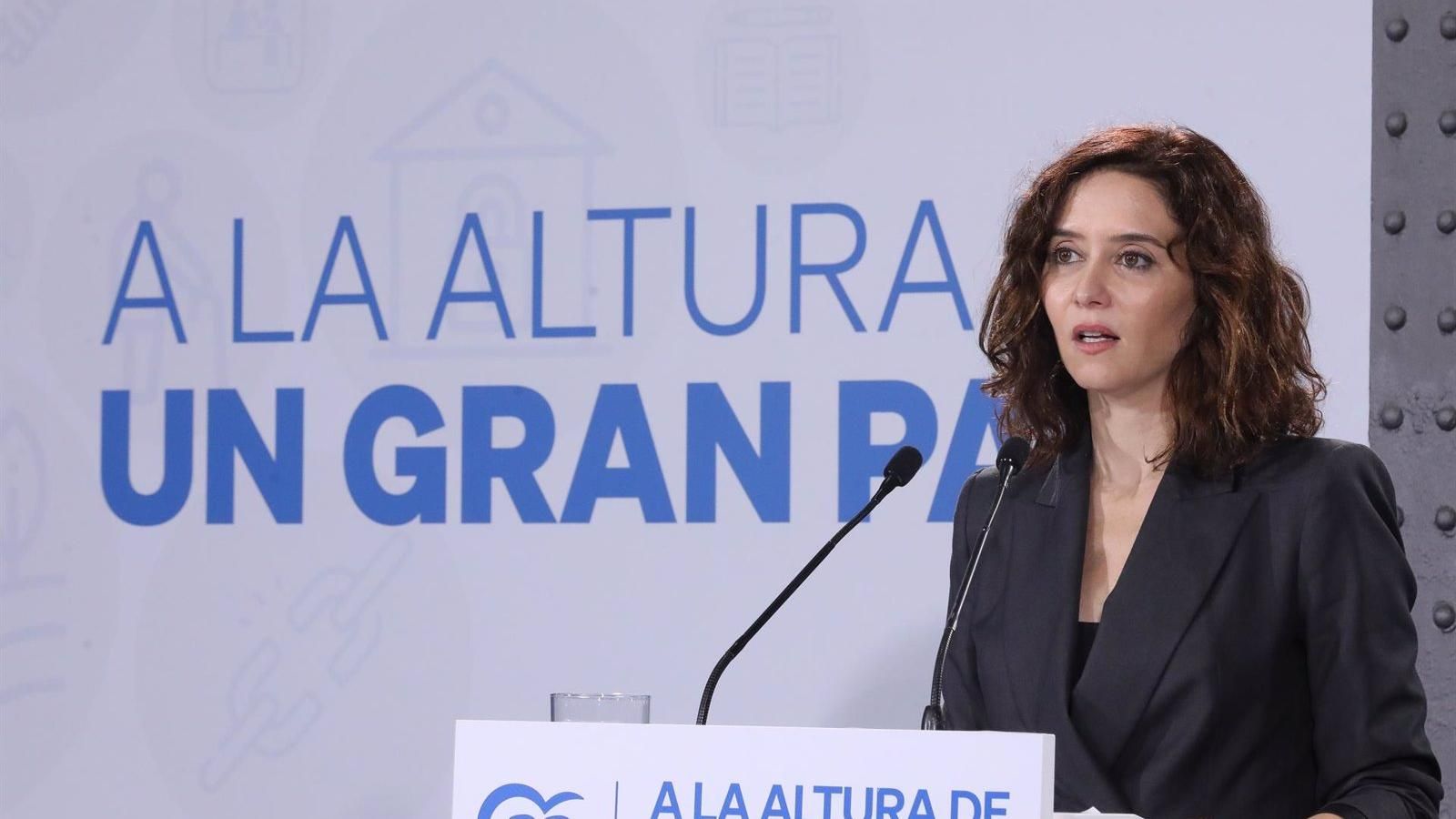 Díaz Ayuso anima a las NNGG a "romper las cadenas" de los totalitarios y defender la libertad frente a las imposiciones