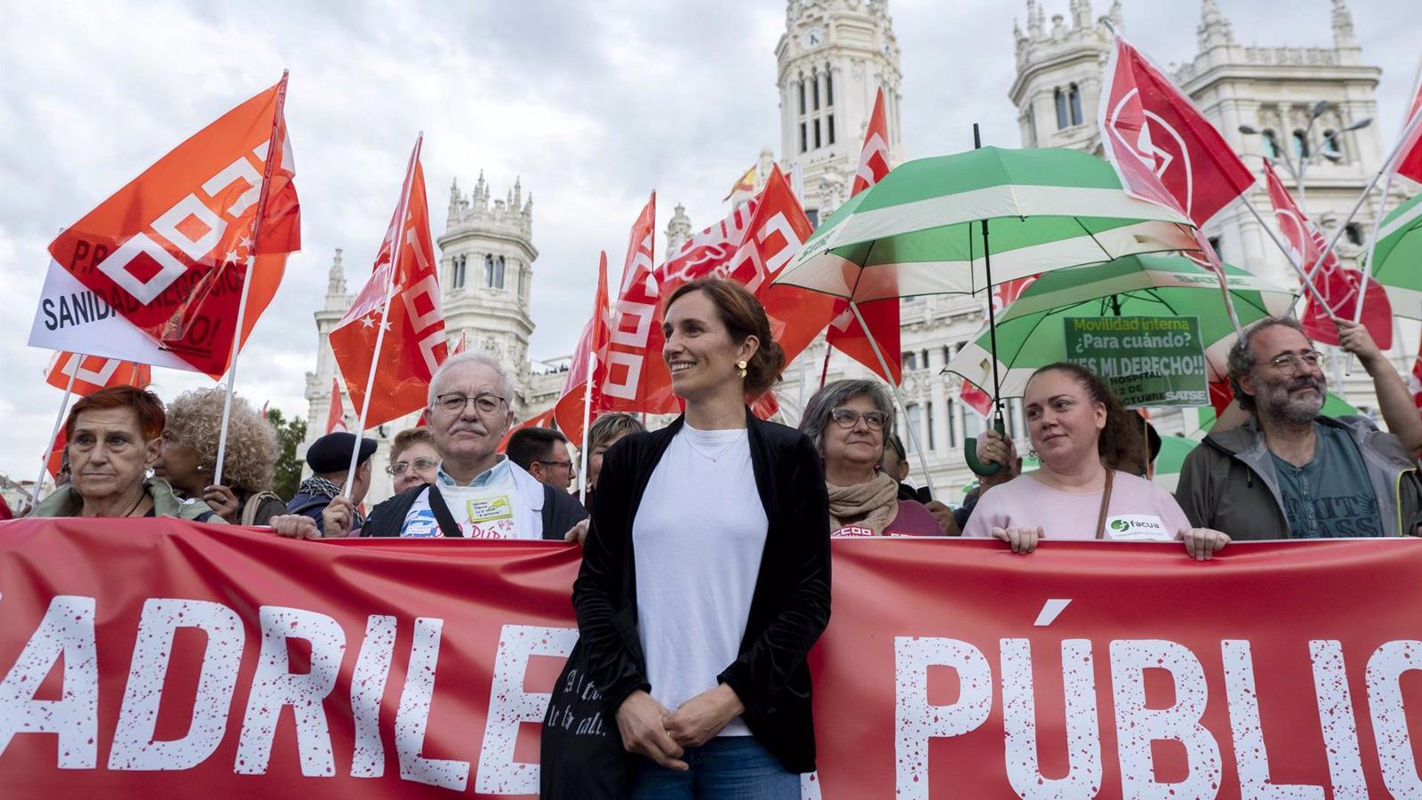 Mónica García, sobre el nuevo plan sanitario: "En vez de atenderte un equipo, que lo haga una televisión"