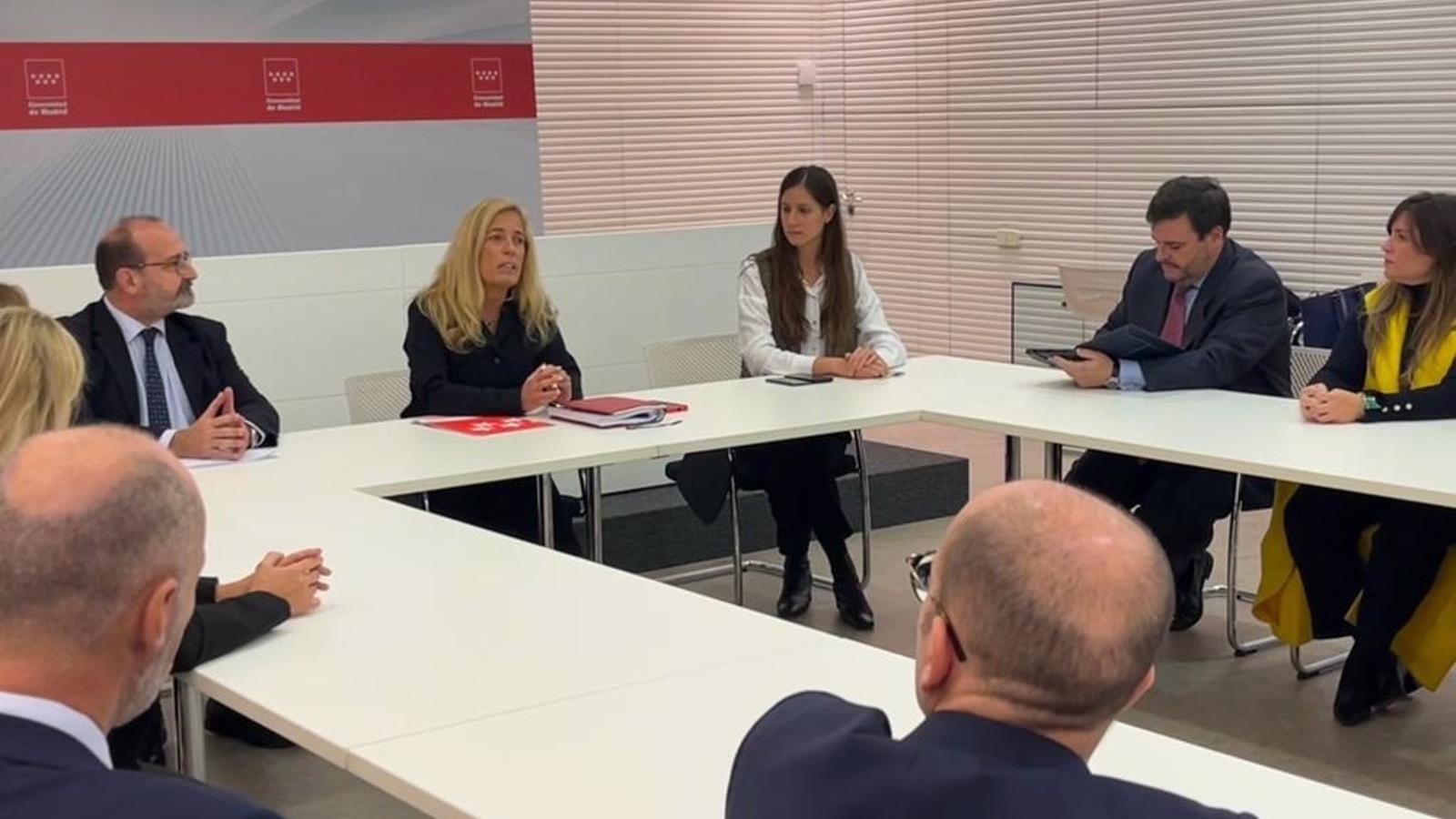 El Gobierno regional pone en marcha un convenio de FP Dual especializada en seguros