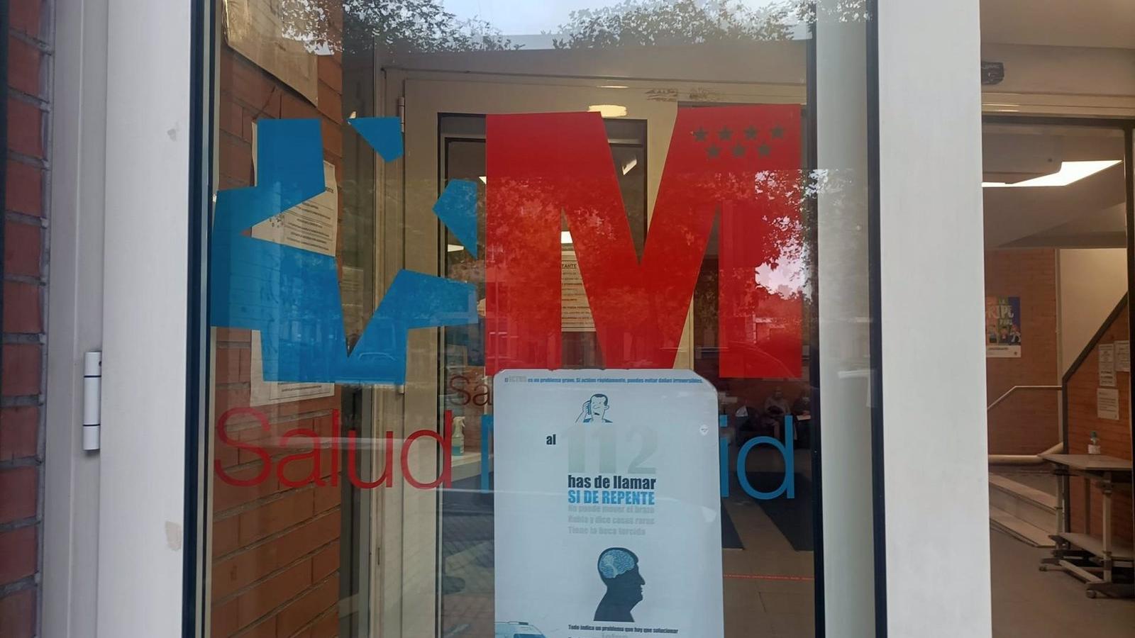 El centro de salud Prosperidad traslada temporalmente su asistencia a otros dispositivos tras la rotura de una tubería