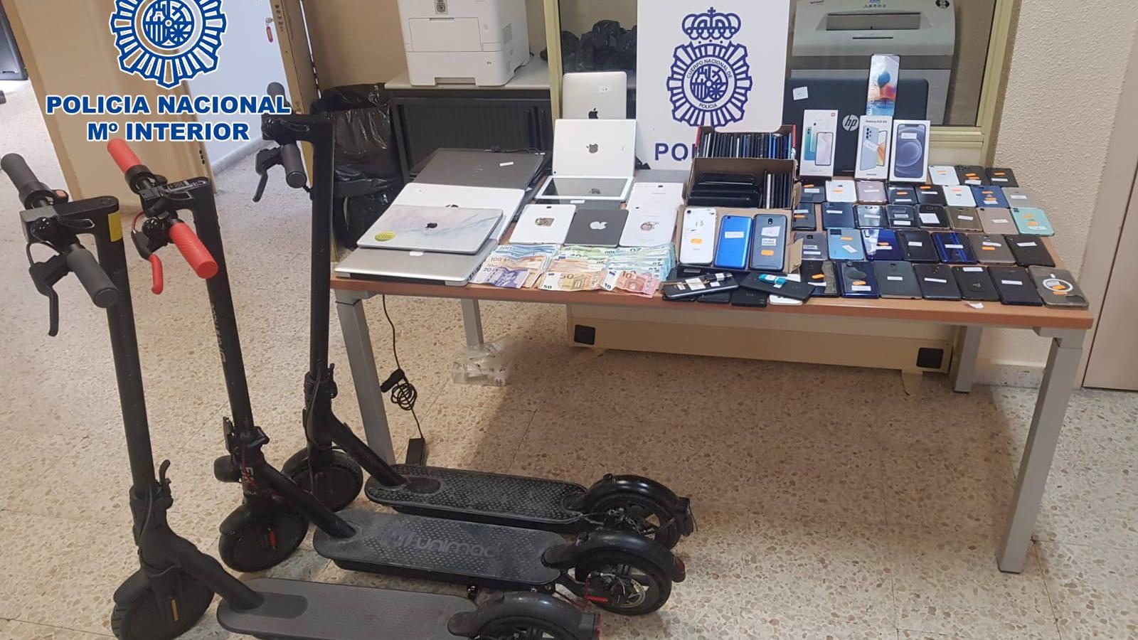 Detenido un hombre por la receptación de móviles de alta gama previamente sustraídos